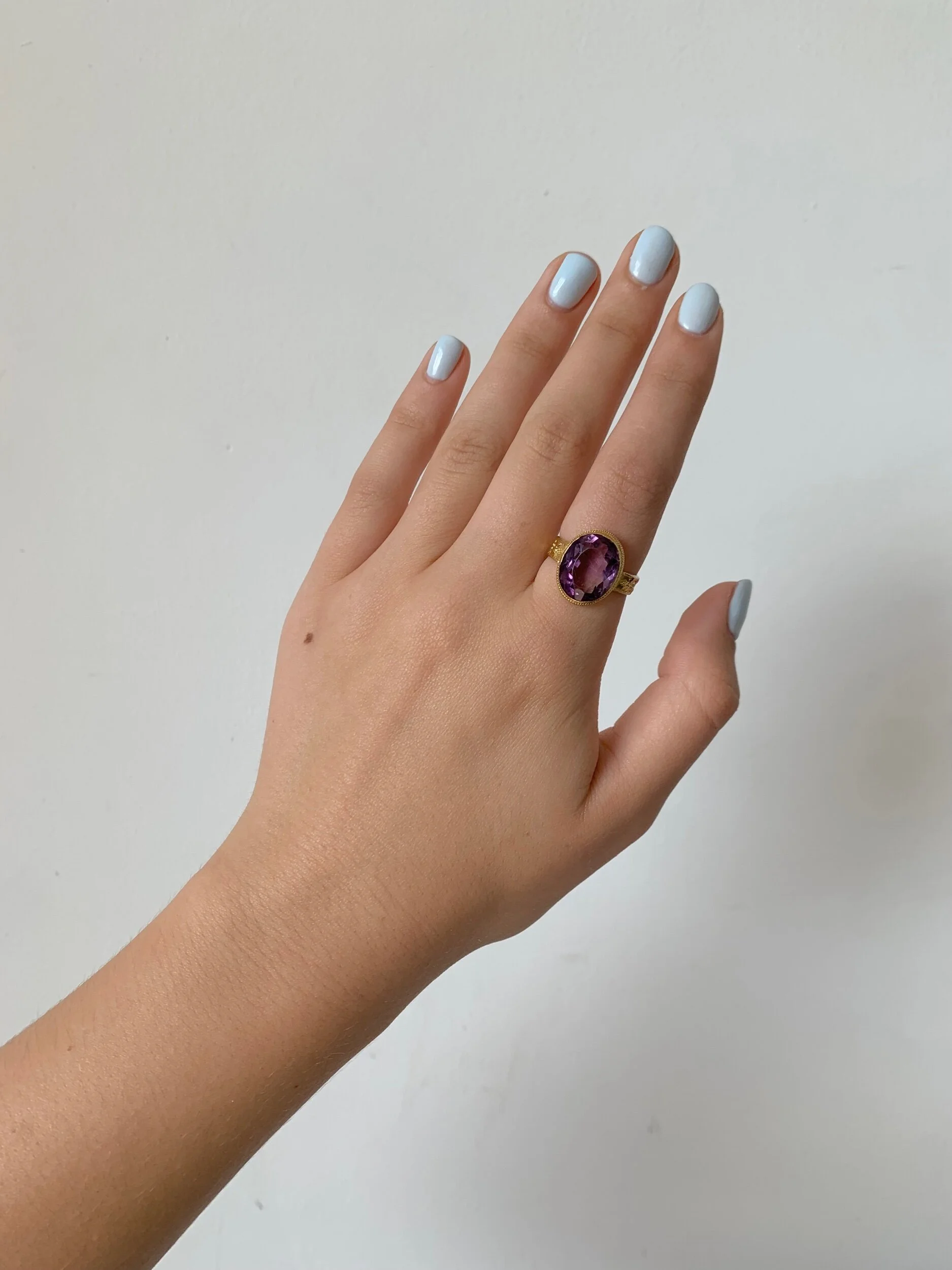 FEB5C125-94C4-41E8-A35A-FDF57C714768