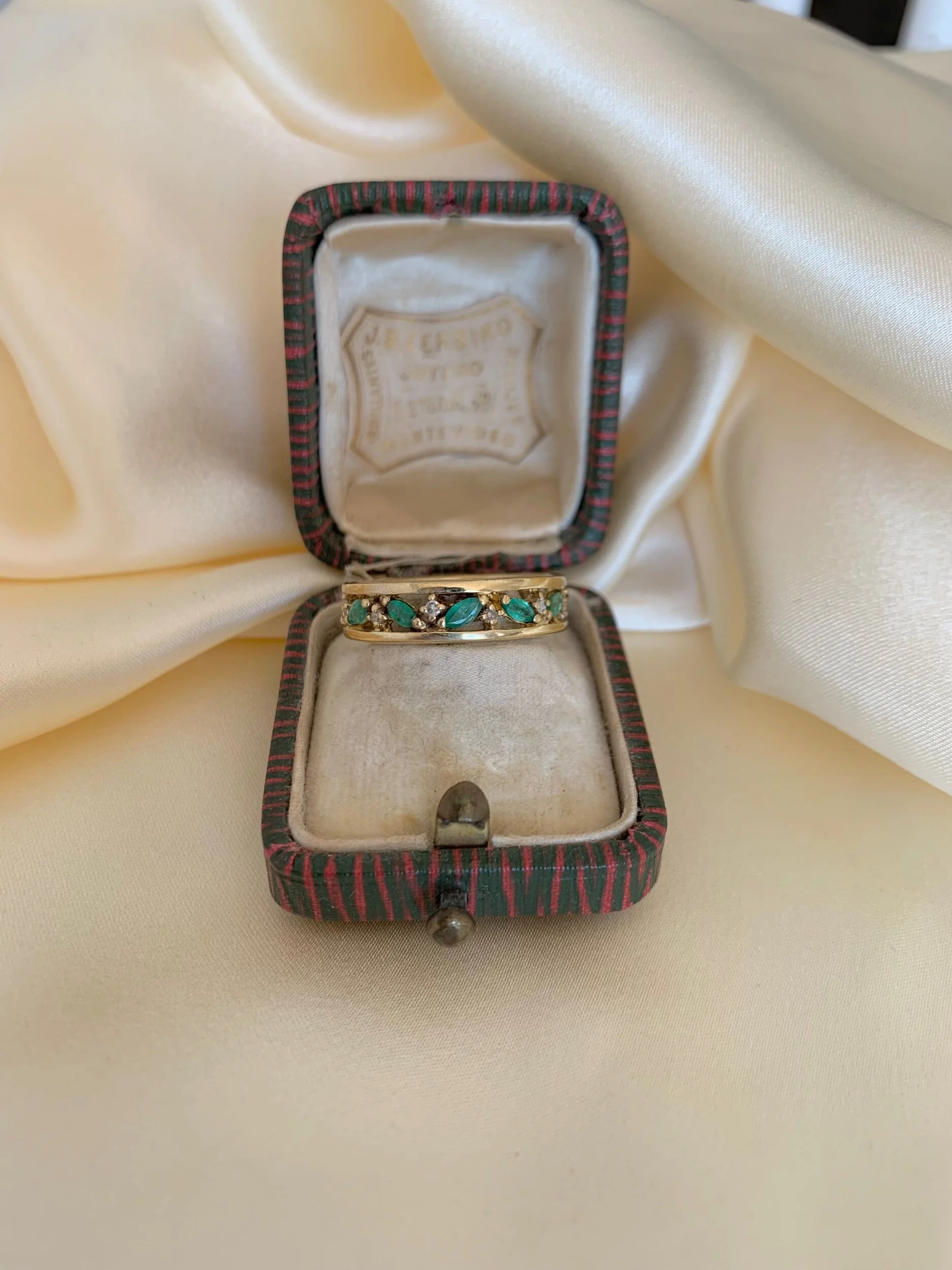 A8131F4C-FCB3-4C1E-860D-6954ACF2AA3A