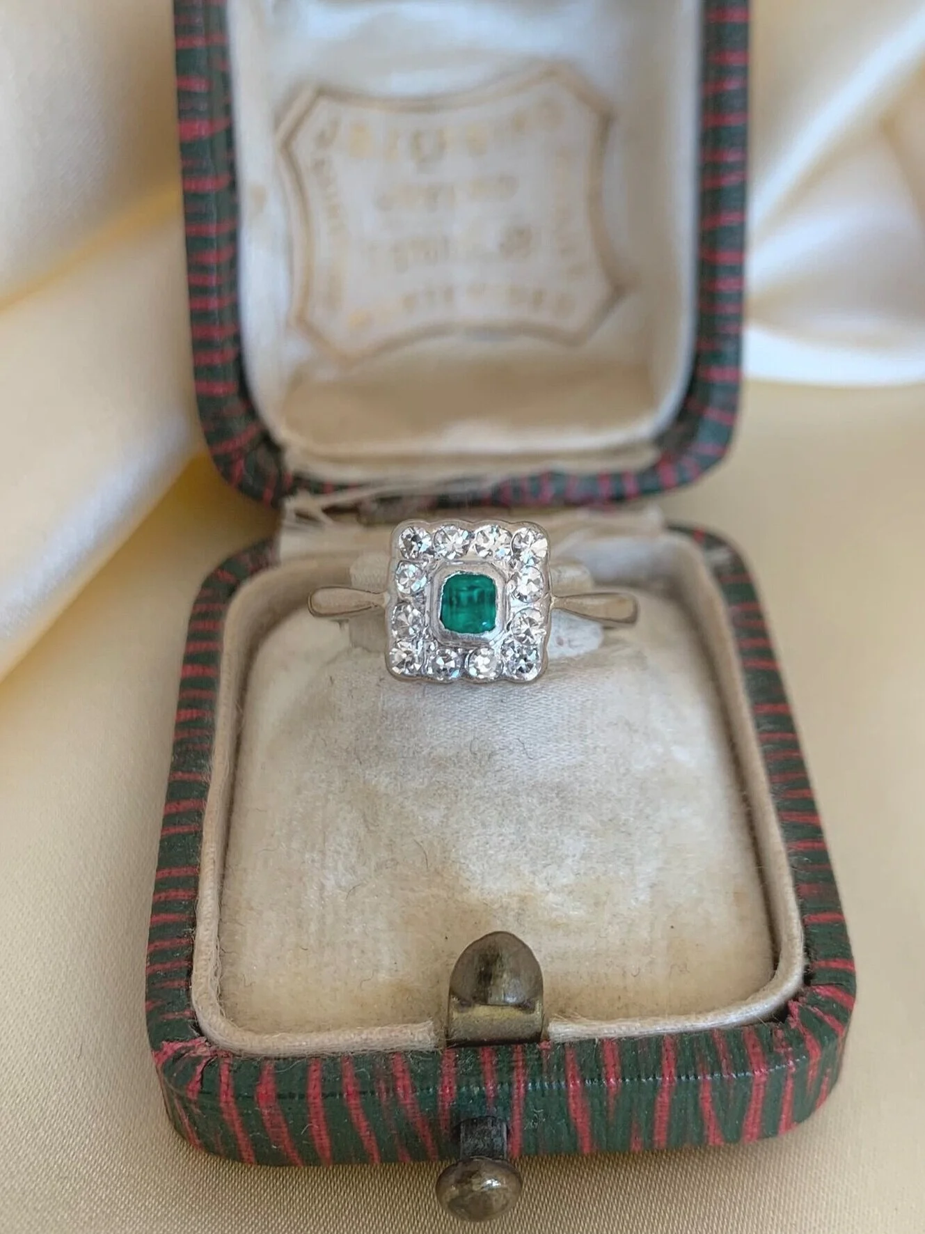 873E6F1F-20C3-4BD8-81EC-ECB625495457