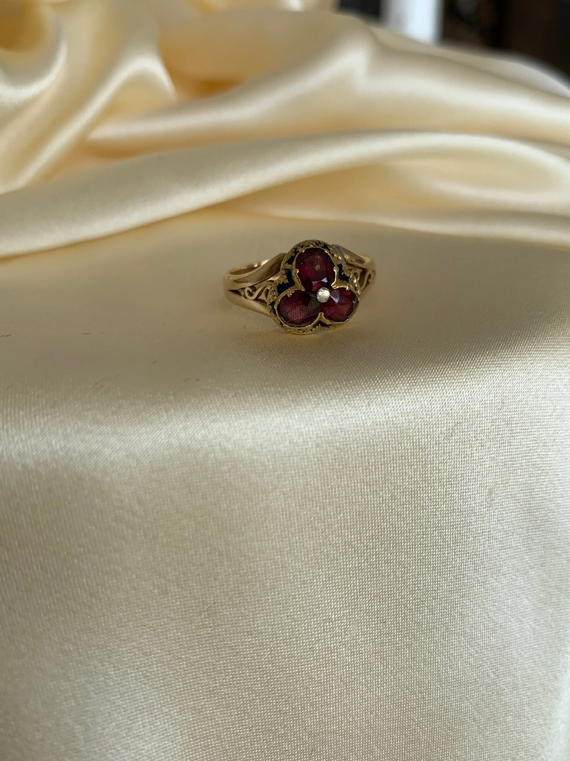 E437CC31-DA53-4177-B763-4528622A3A97