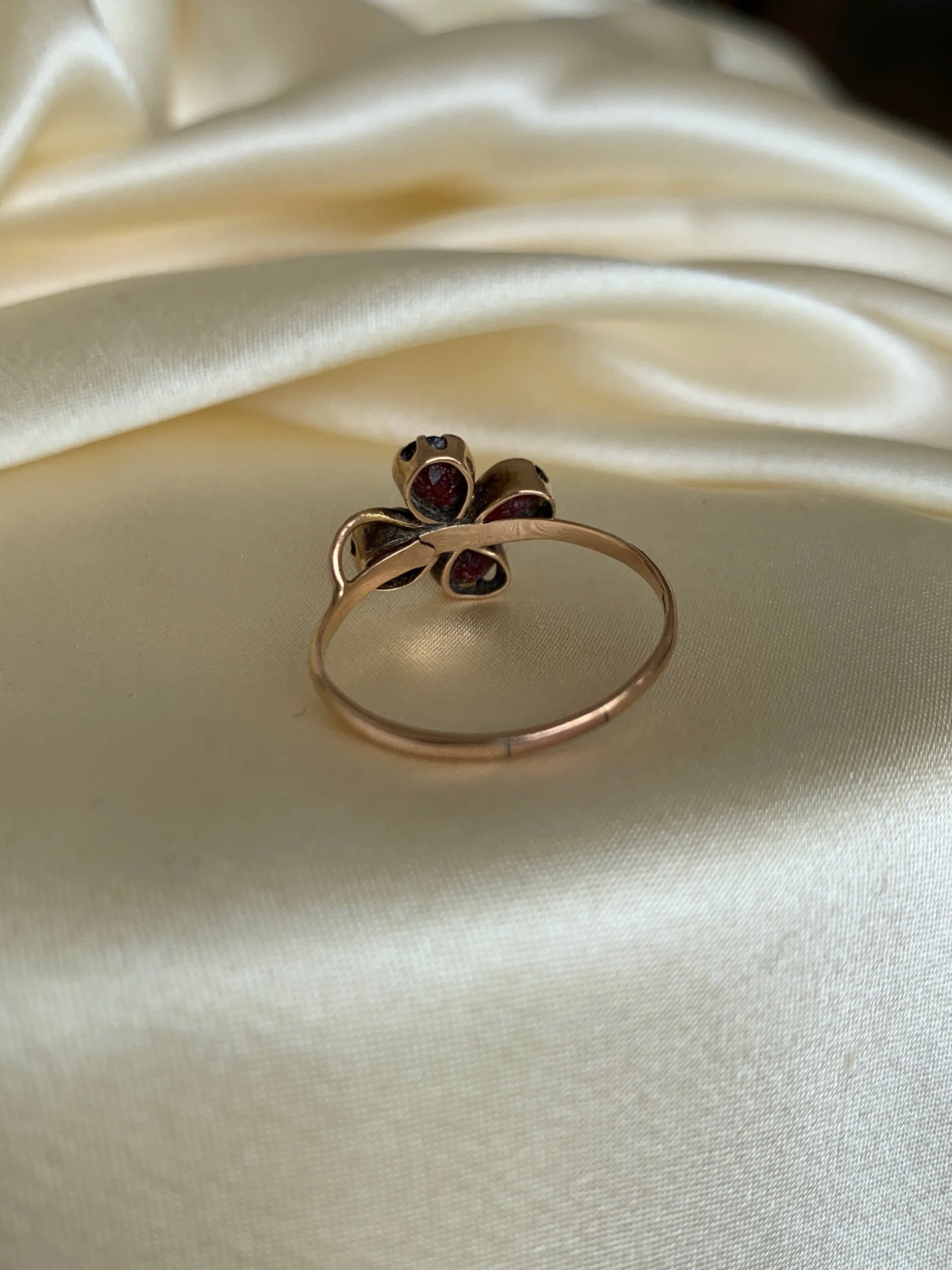 FAF3841A-F7E1-47A5-A1E3-48E77293D4DA