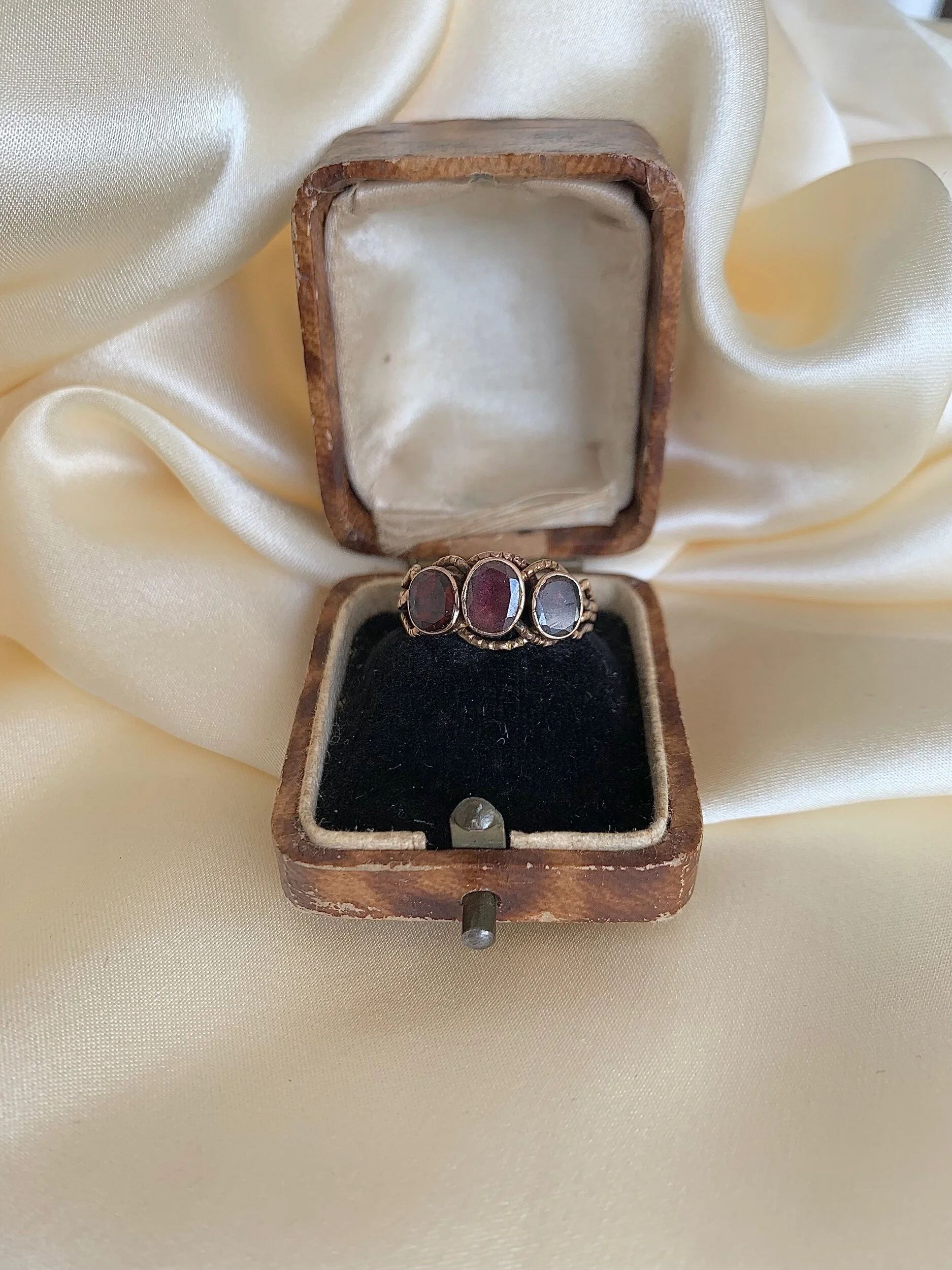 73100854-A470-4ADB-B625-7ED1155A9BBC