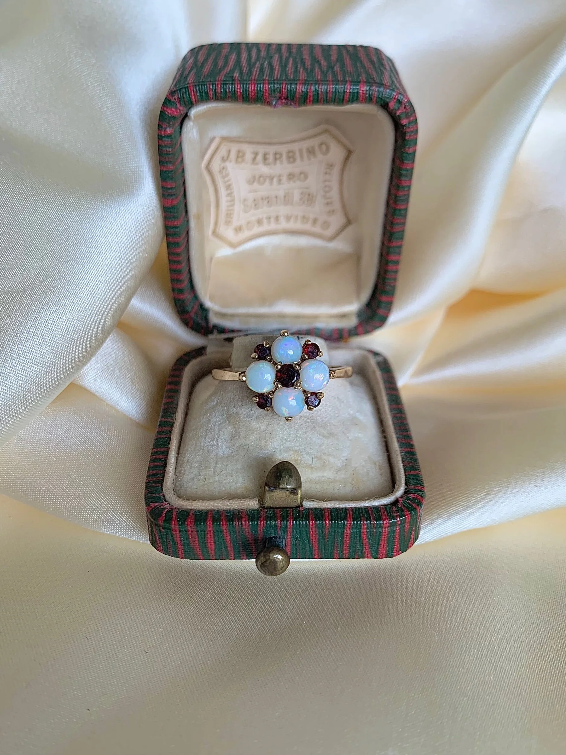 3A343099-AB65-4EE3-B42C-5CC0536514C4