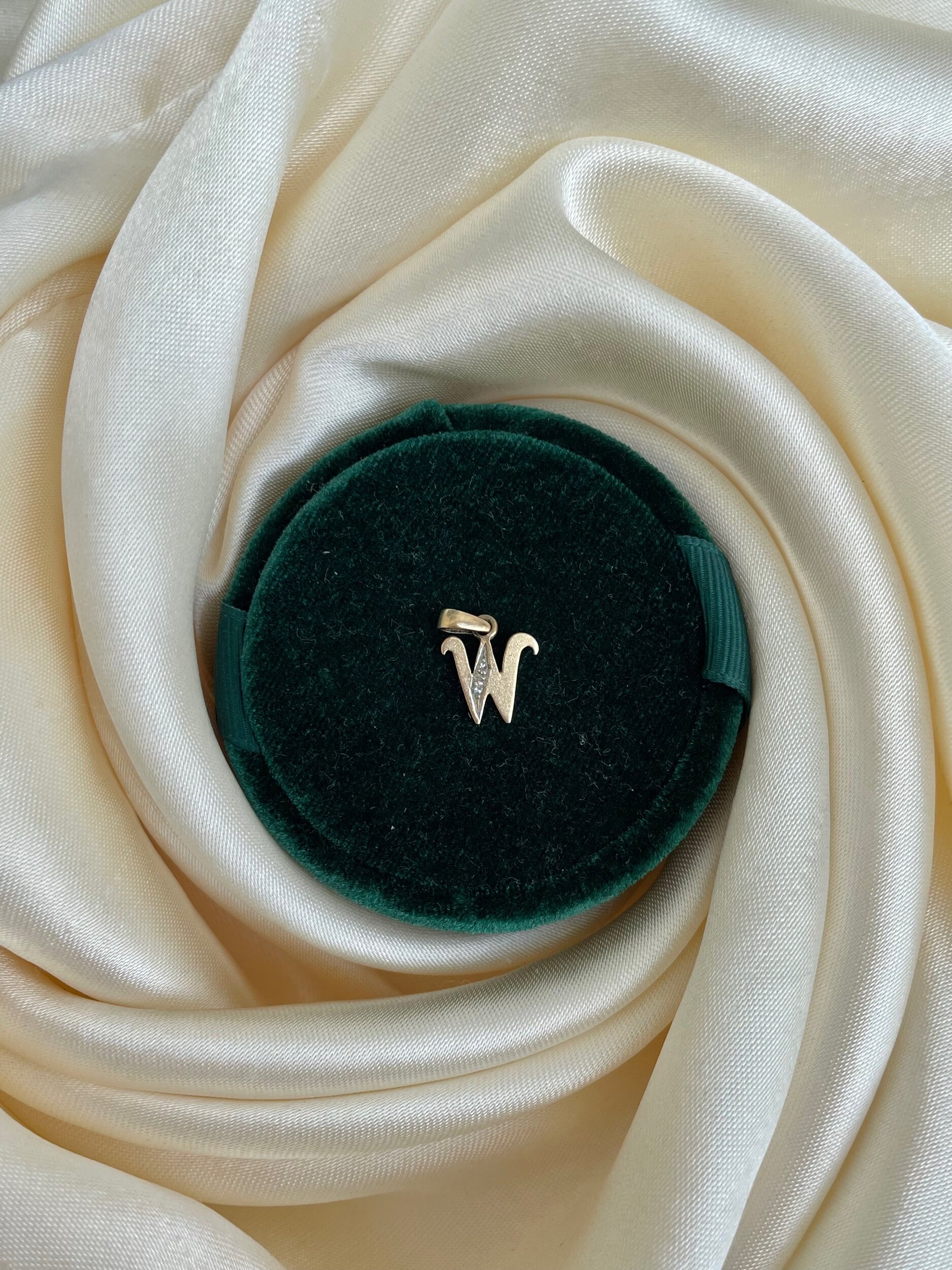 5EC9DB85-0C24-4EFD-940F-111464D78162