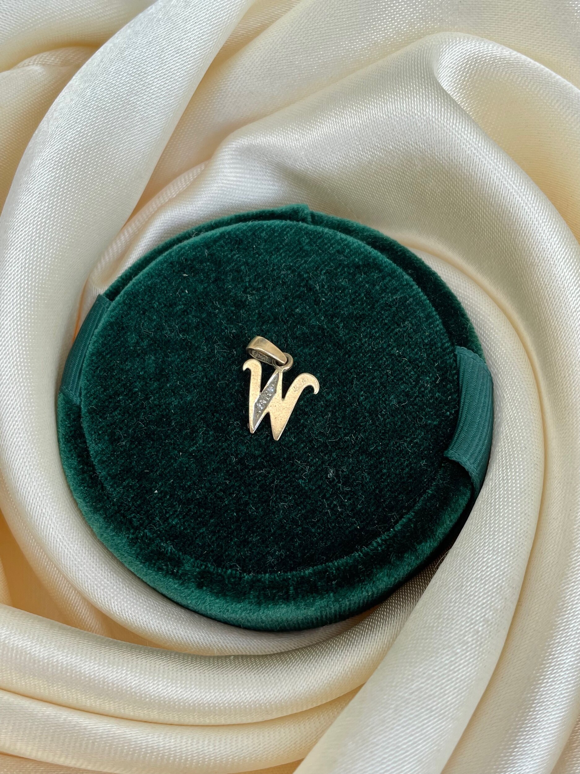 93B45324-E538-4CA0-96A7-E57005F69D91