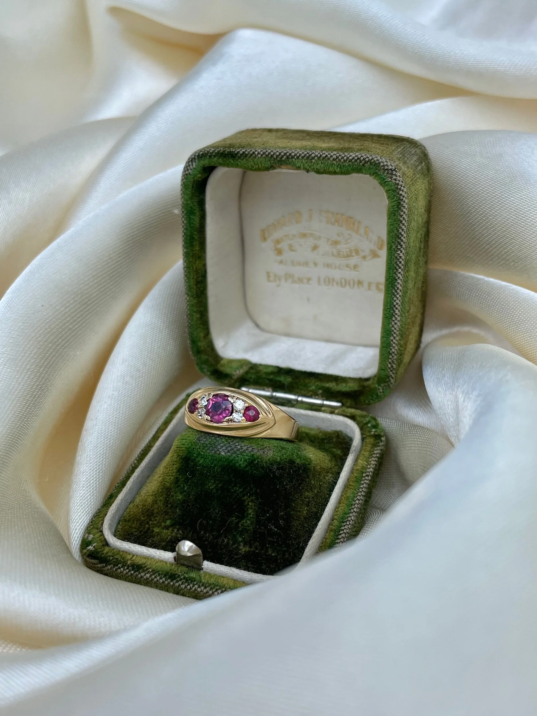 C3043DDE-1027-492E-AAB6-A46CC079A1A3