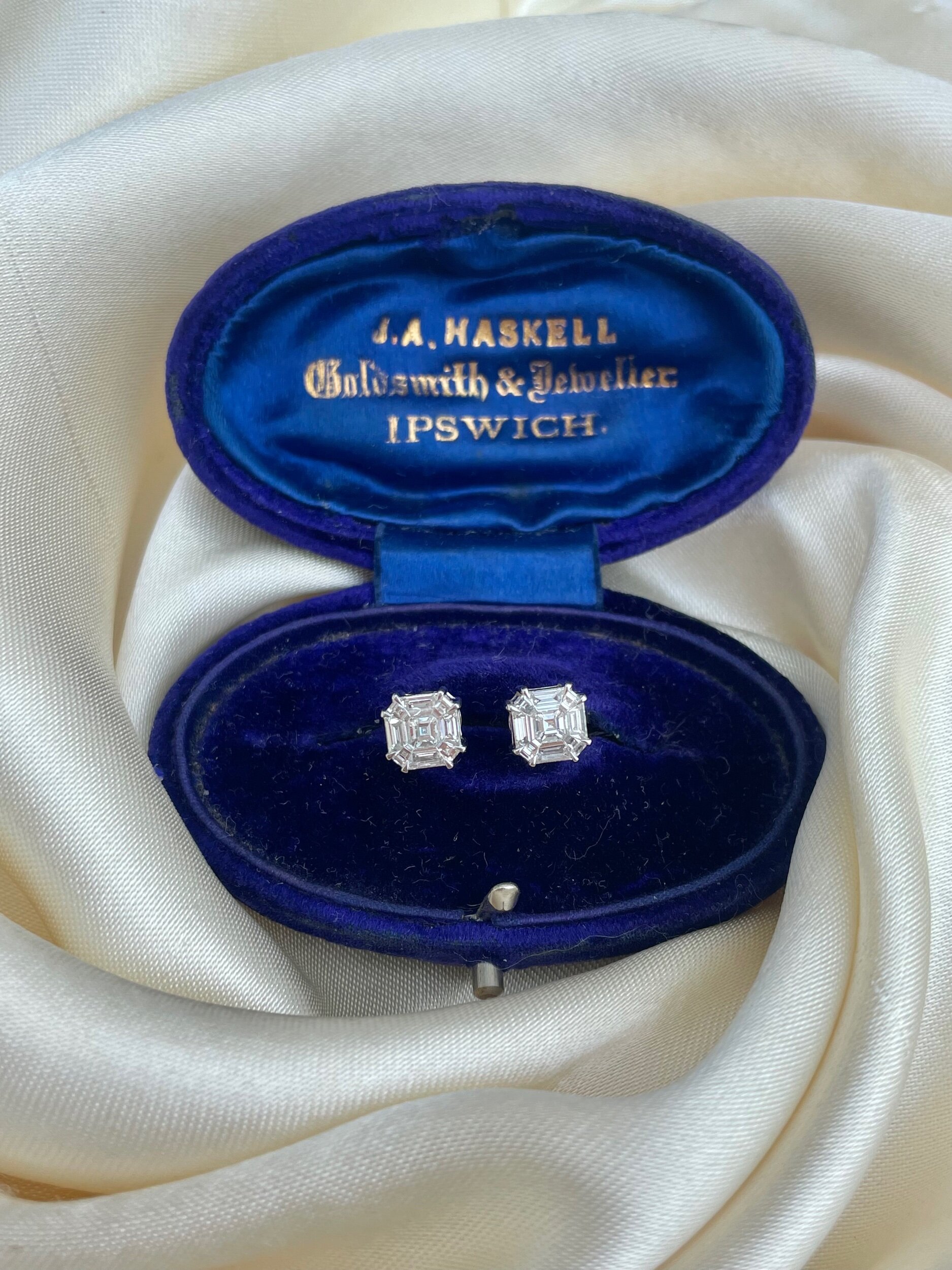 7314C617-A942-424D-BDCC-91233D4B8AF8