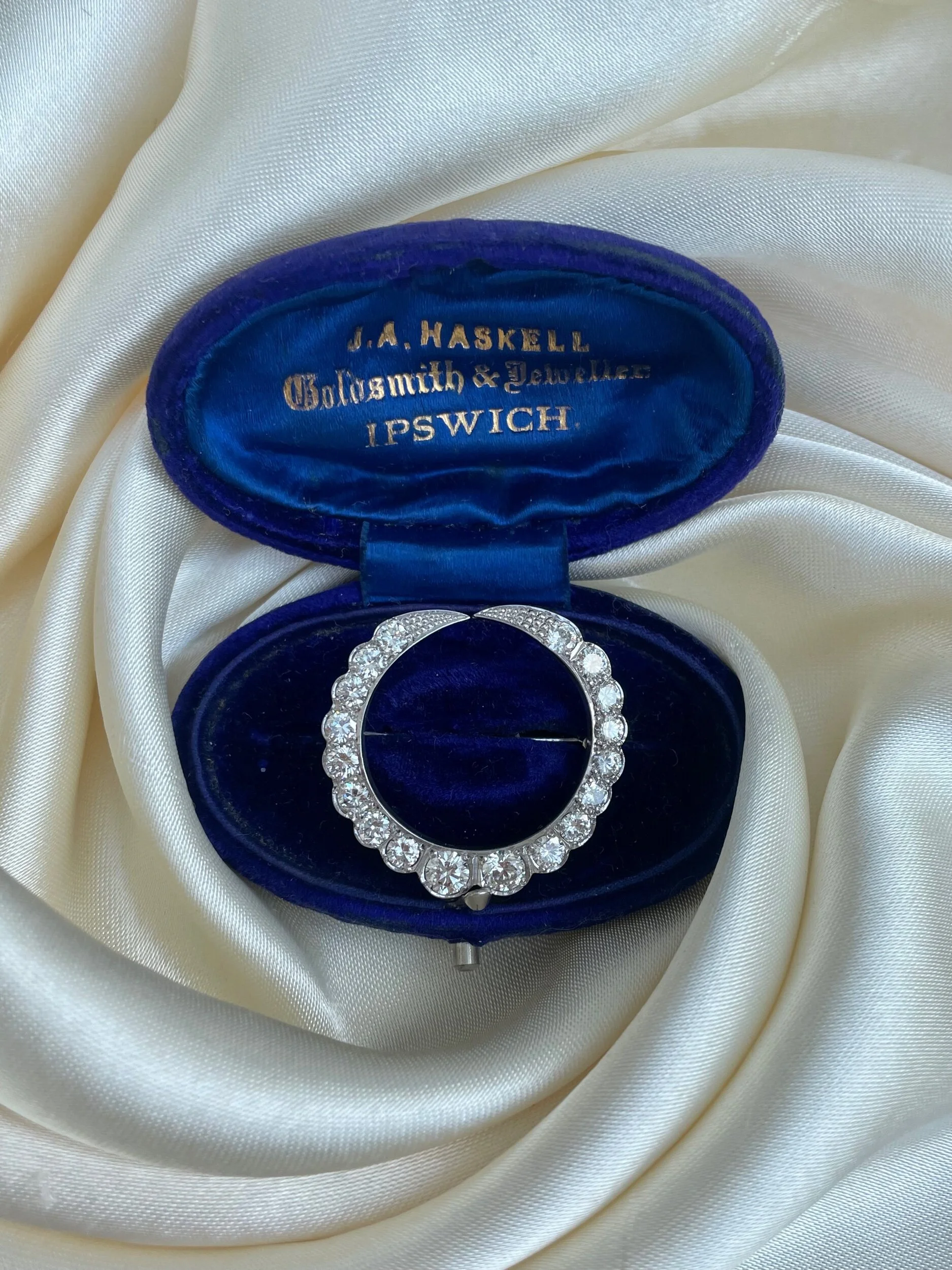 61E748A4-76AF-4A2E-A451-6BB0D1EF4BD5