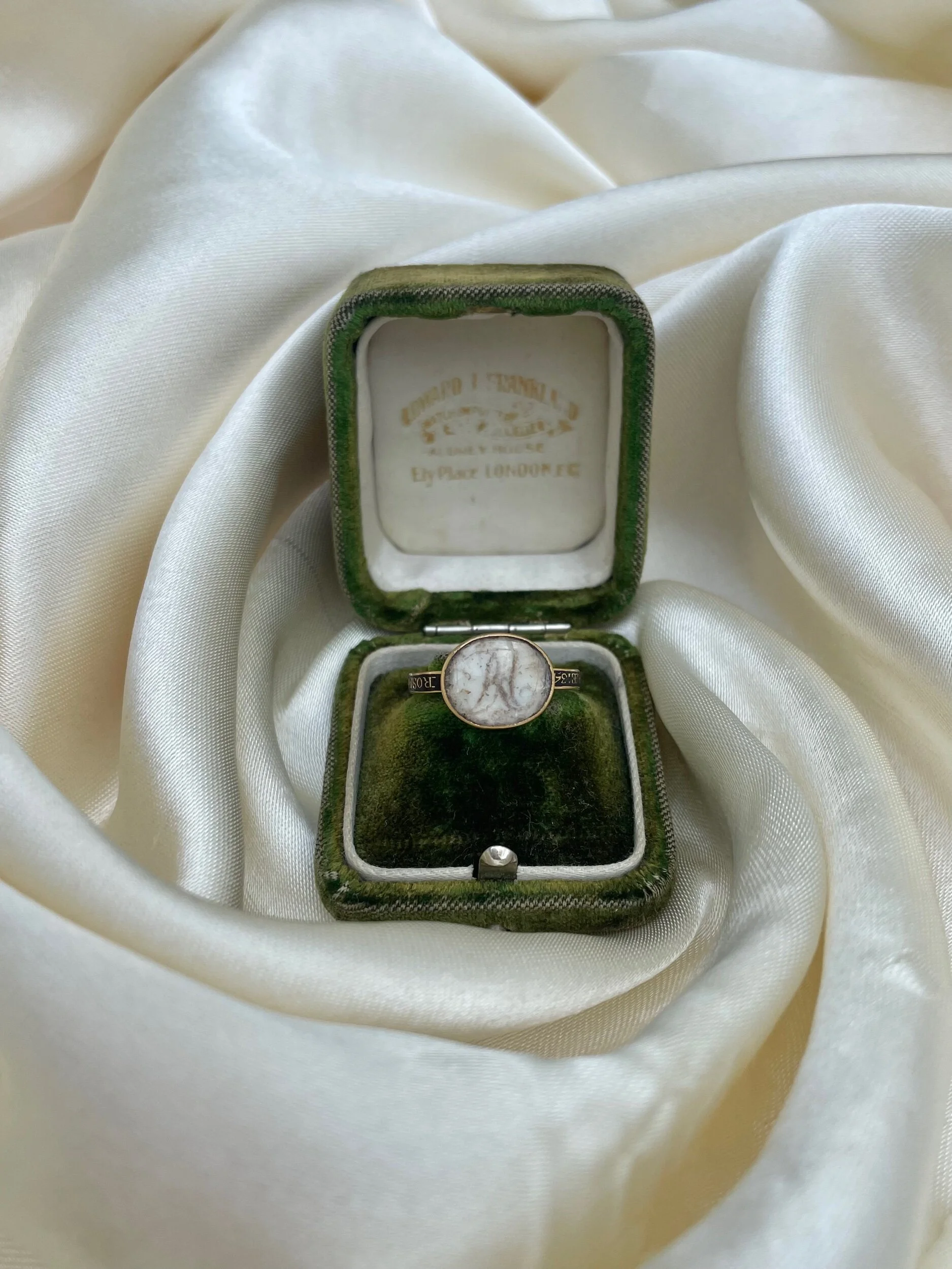 A03686F3-12AD-498B-A8BC-89FB398BCB16