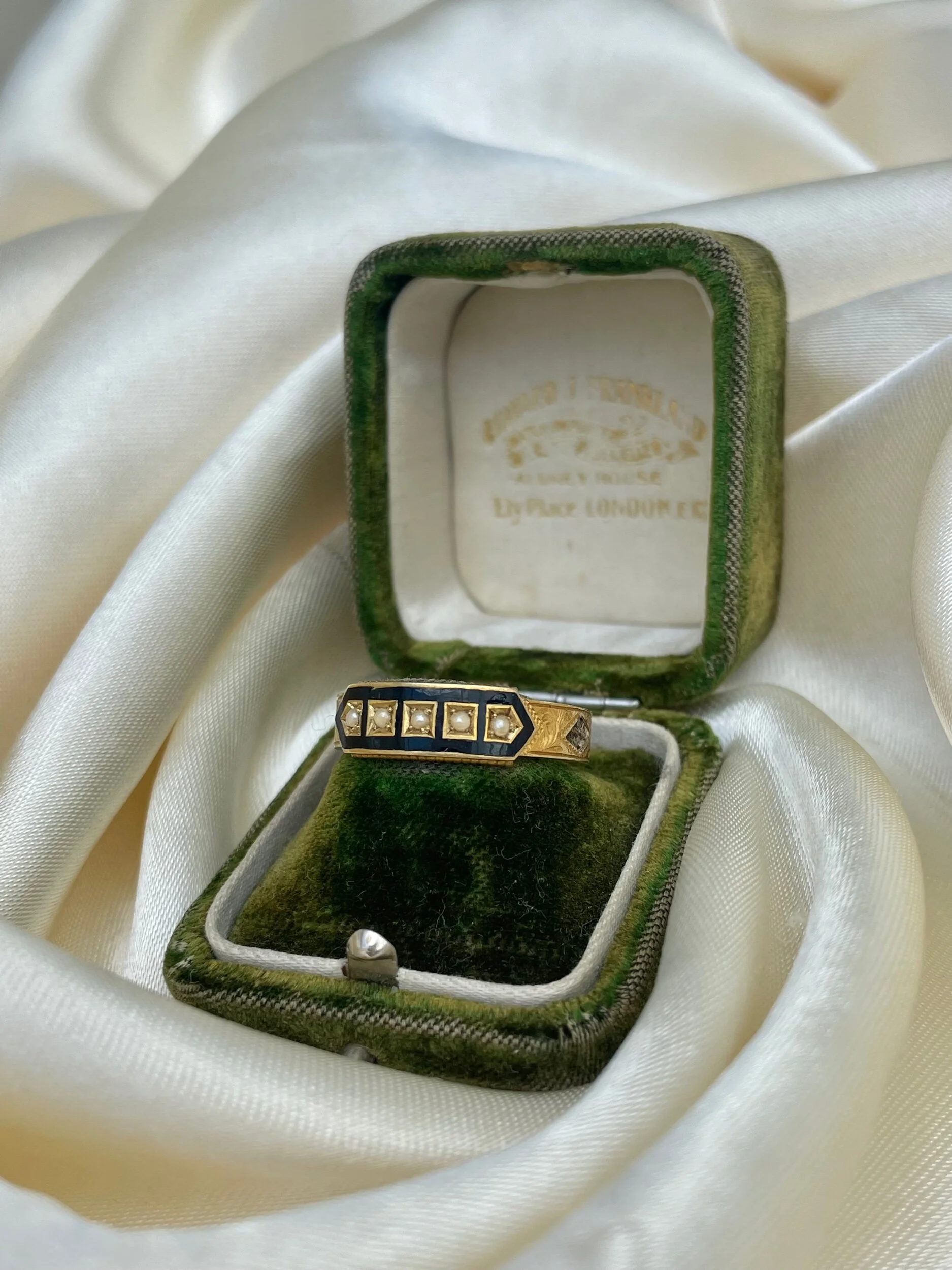 DDF94B1E-5F24-492E-A197-8888AAF6818C