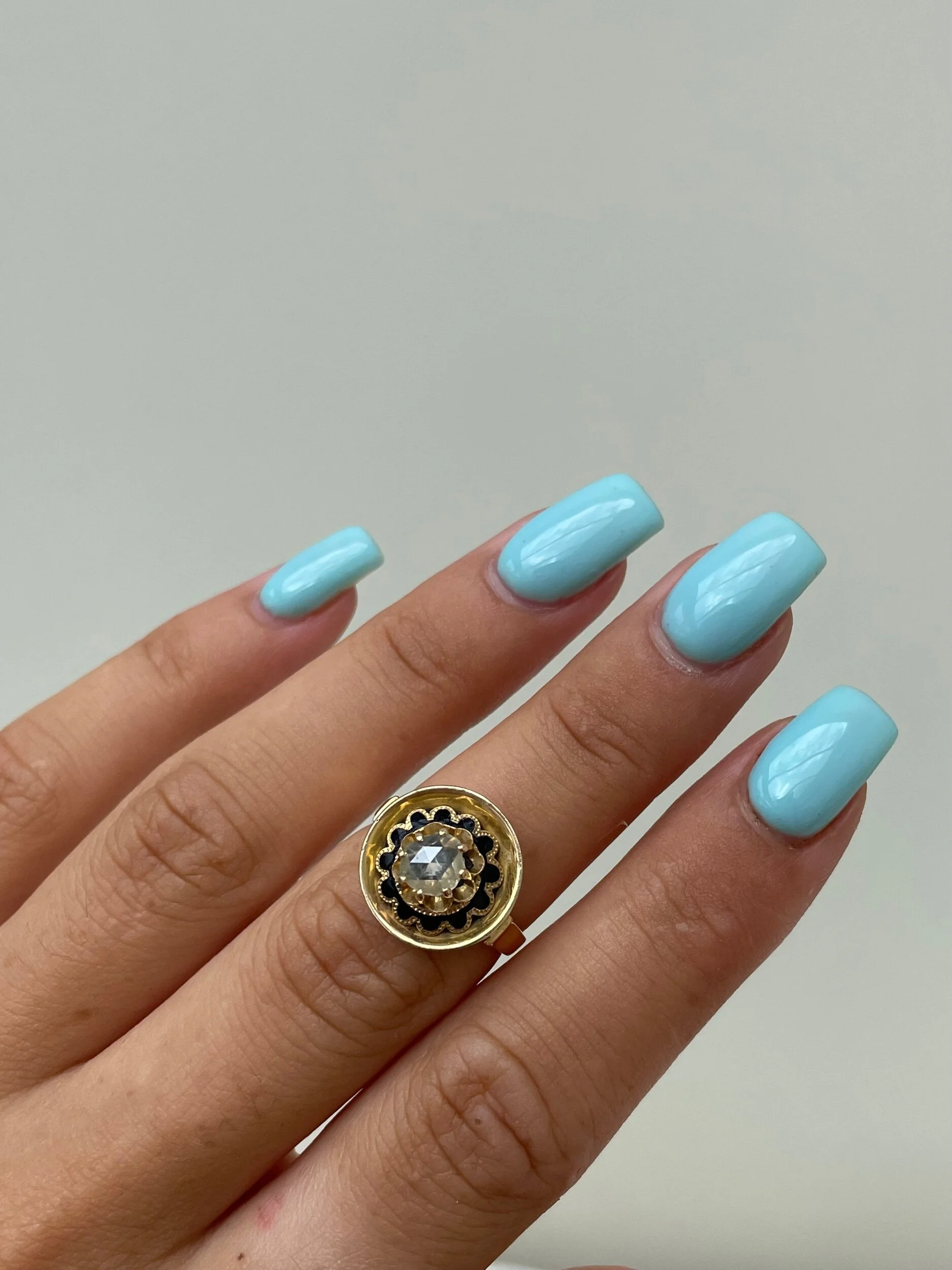 E639CB7D-3294-4232-BE7D-F36FEE3D3D03