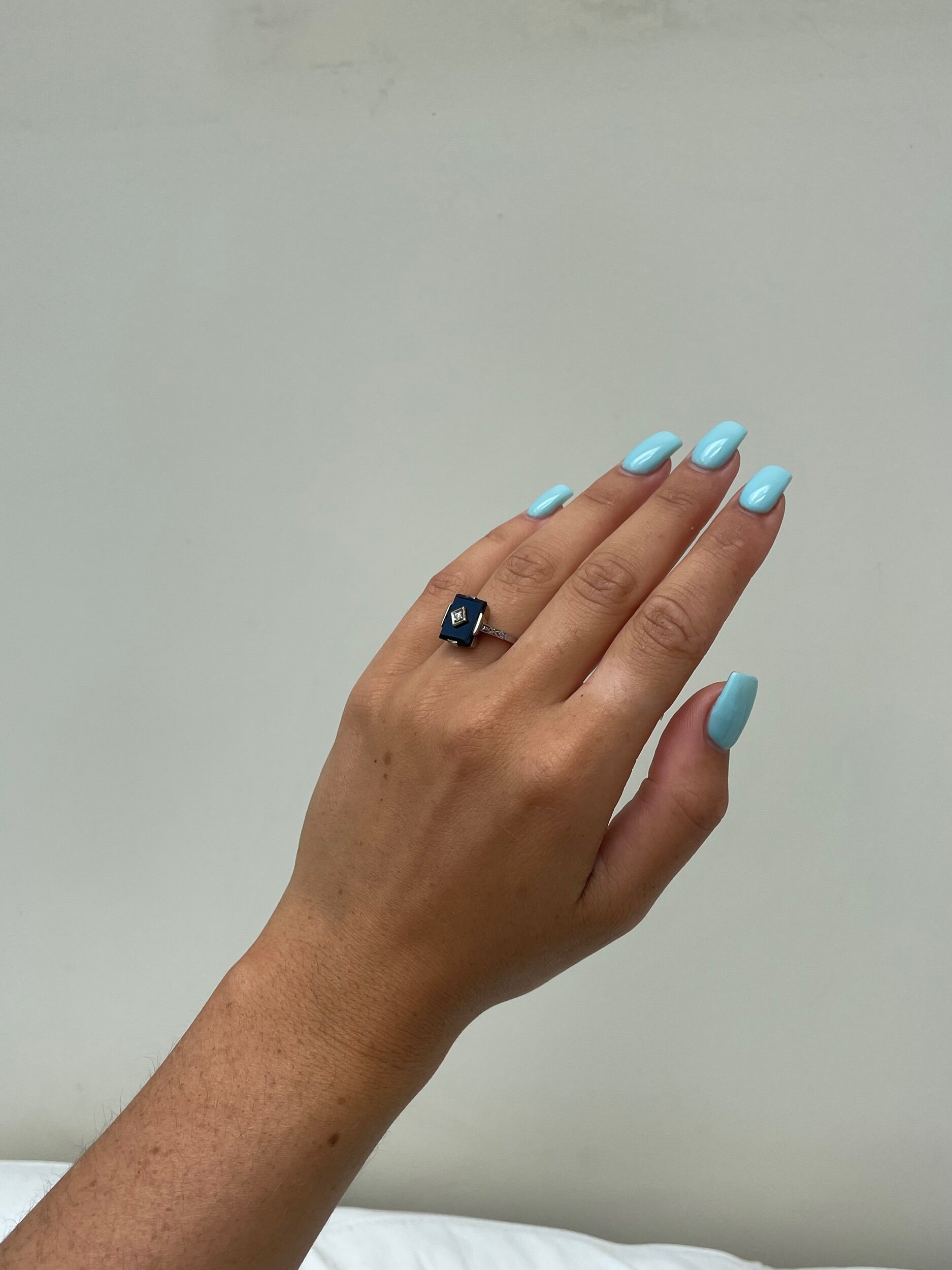 2AC5CB10-3D21-40C4-B77E-EA8A73A1EA91