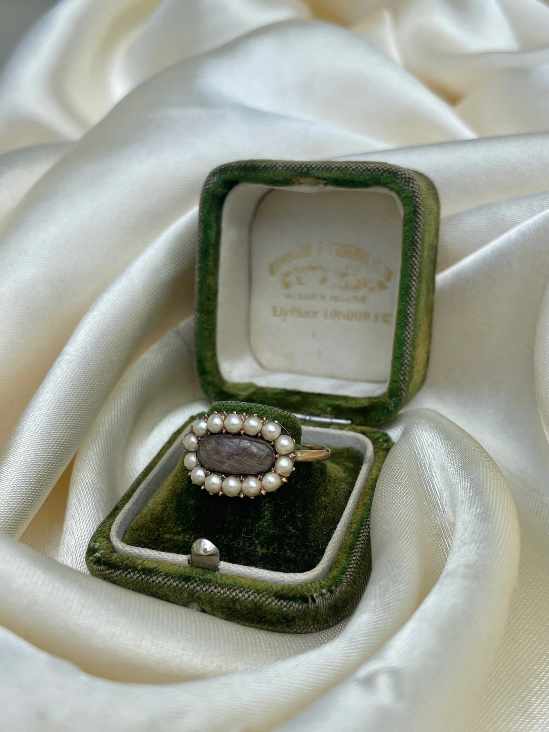 EC1150F7-11A6-4D77-8E6F-B9DDE76B97FC