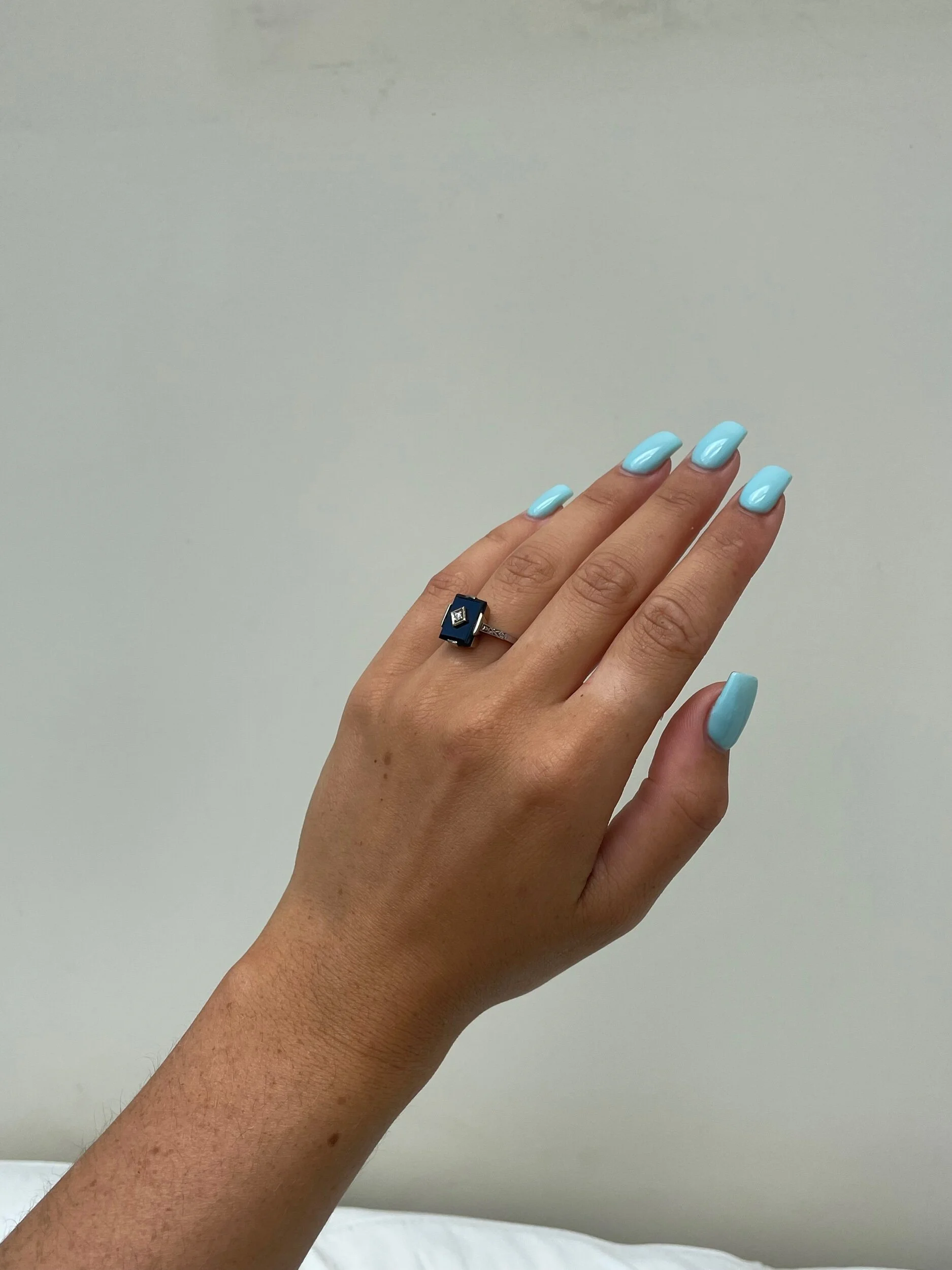 8908D703-62F0-4CC3-856B-520FC099F88A