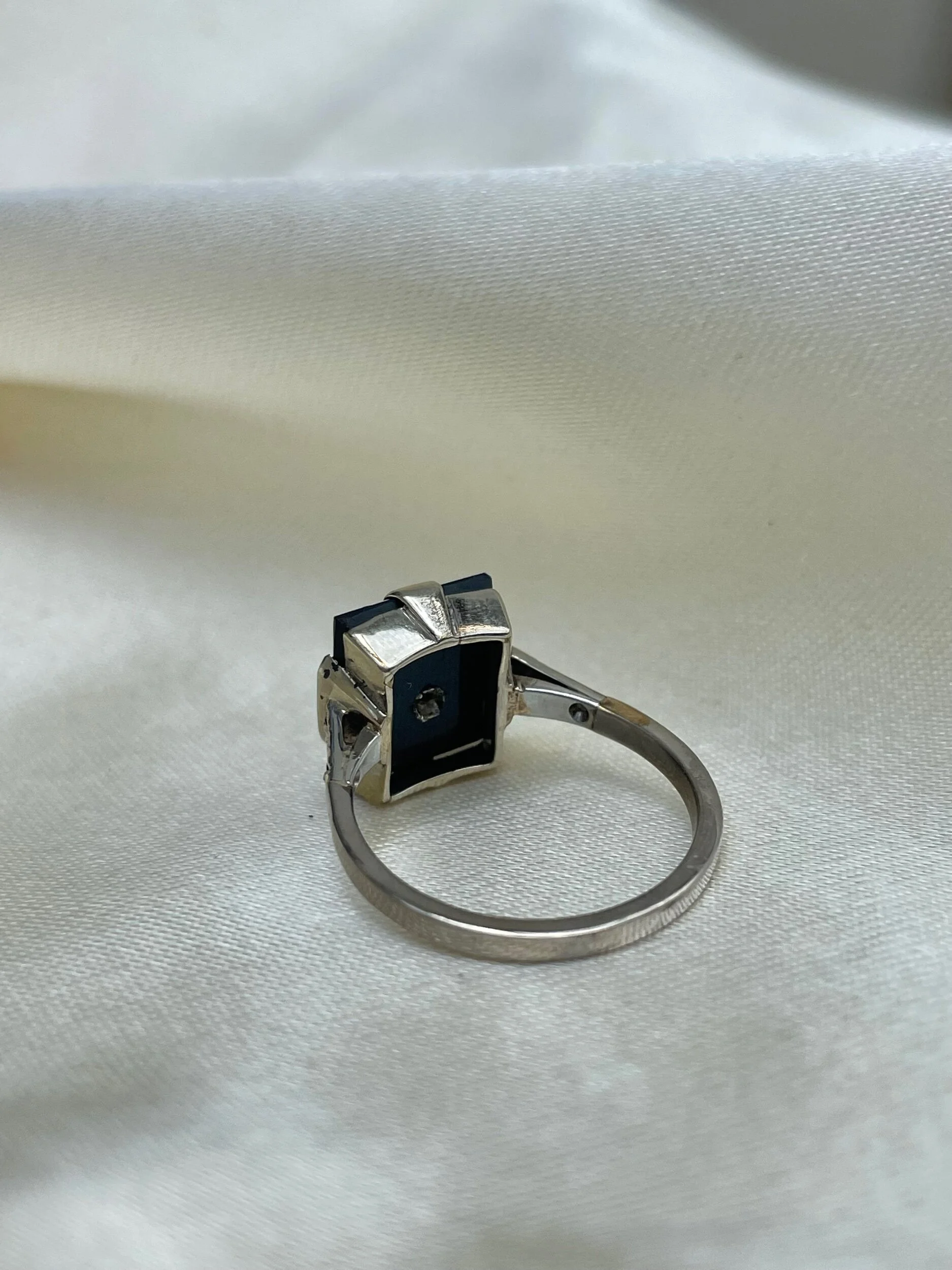 6A859BC9-0324-49A3-BCCB-2D750938B002