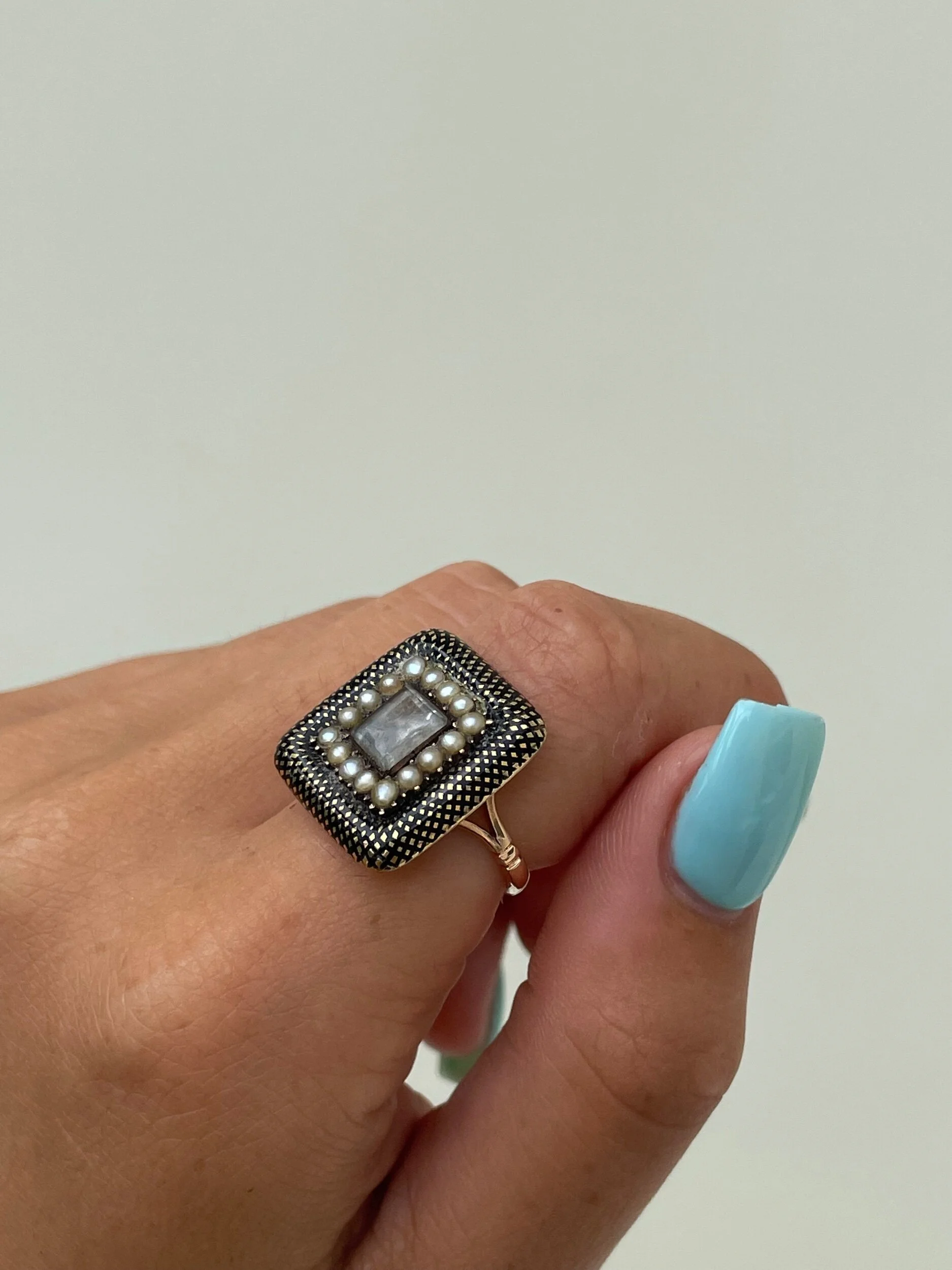 571215D2-1A06-45B4-8586-A0EAC935221F