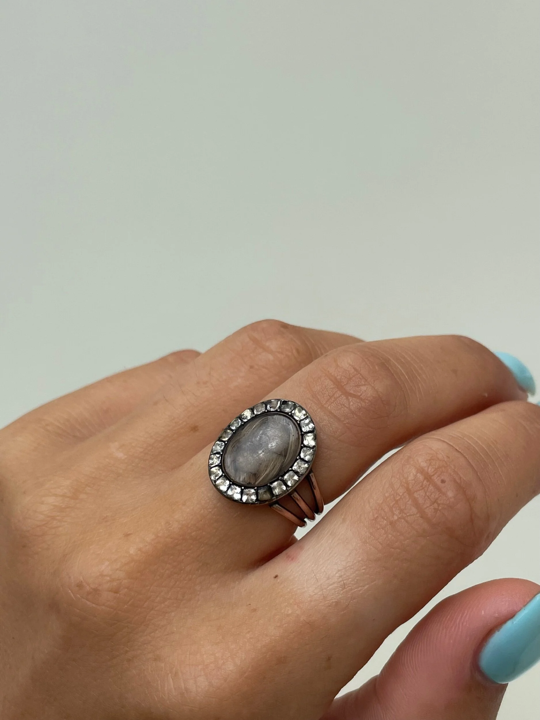 C5D3BD86-13C3-42ED-91D6-F2815EB73D3F