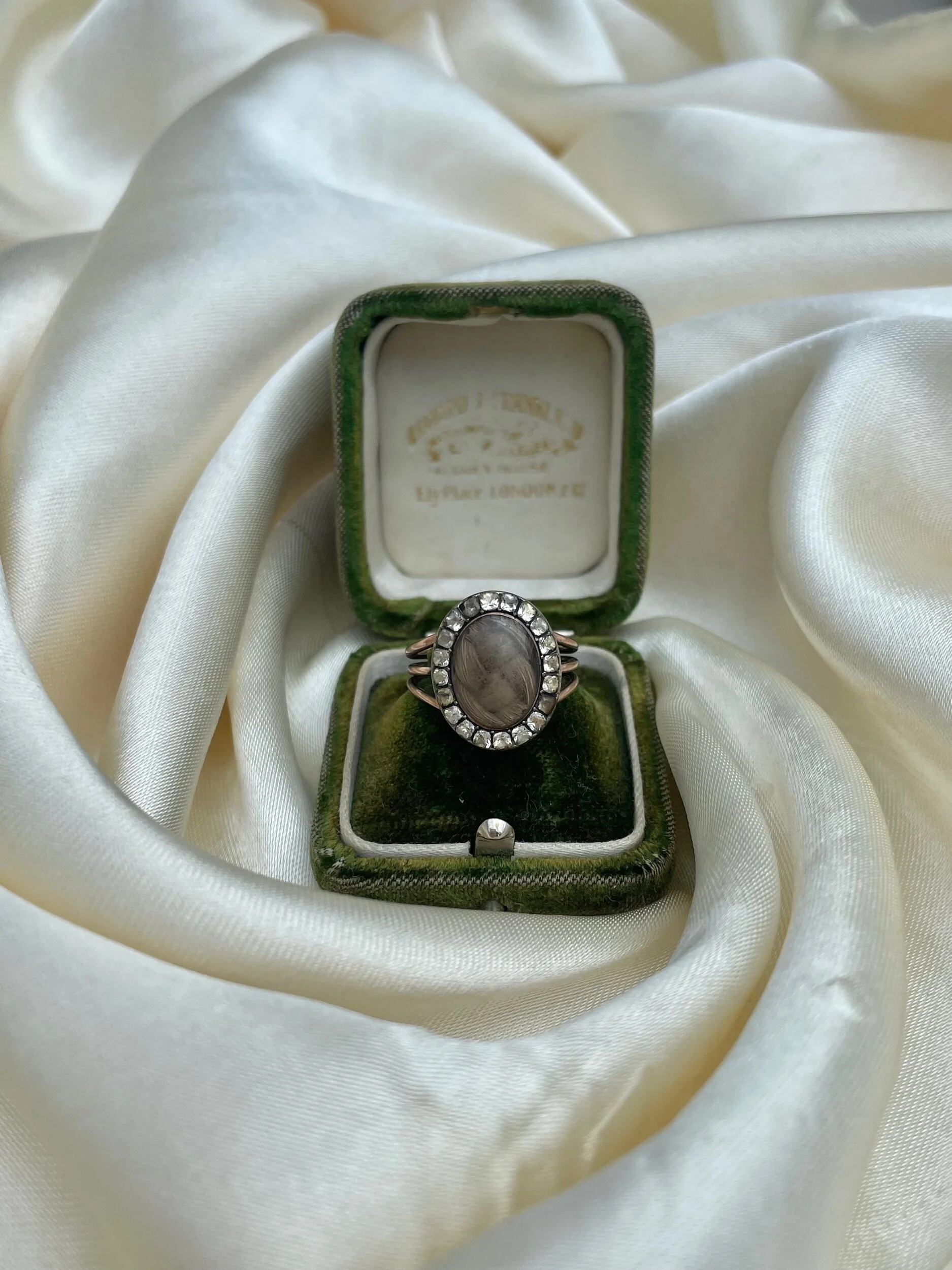 8F5D7162-1B85-45DE-9B1F-BD6C3056E8A9