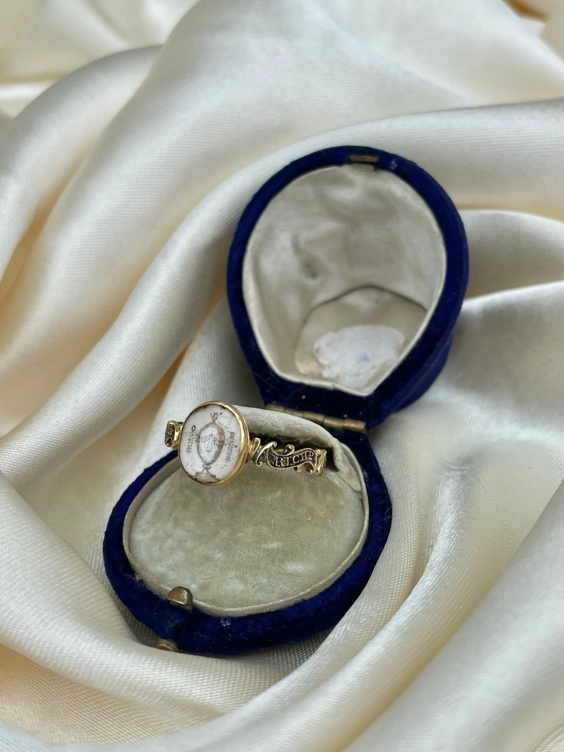 4E10B478-C48B-4293-886C-BF18C4487F0F