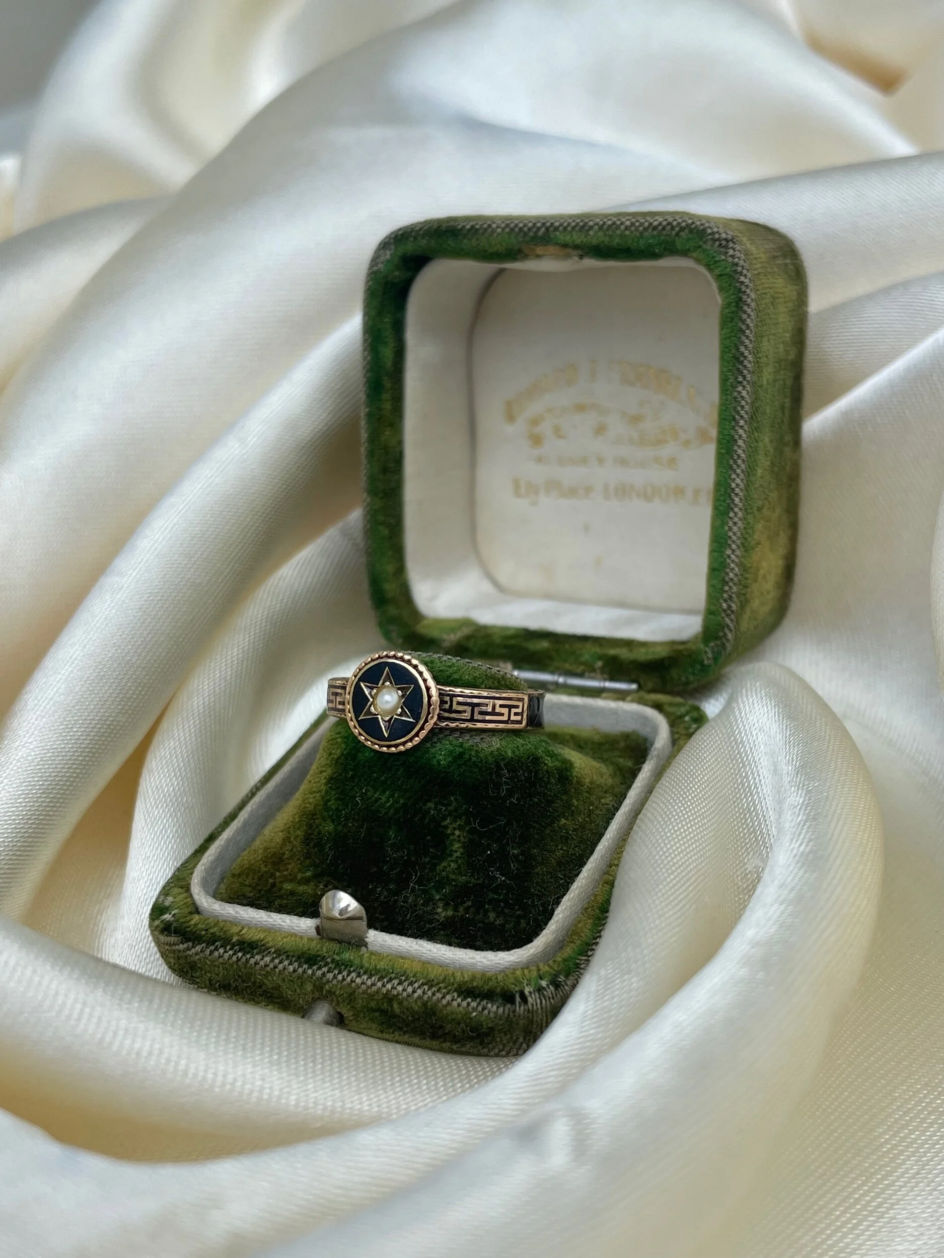 956C17E6-00A9-43FE-8963-A678833B7093