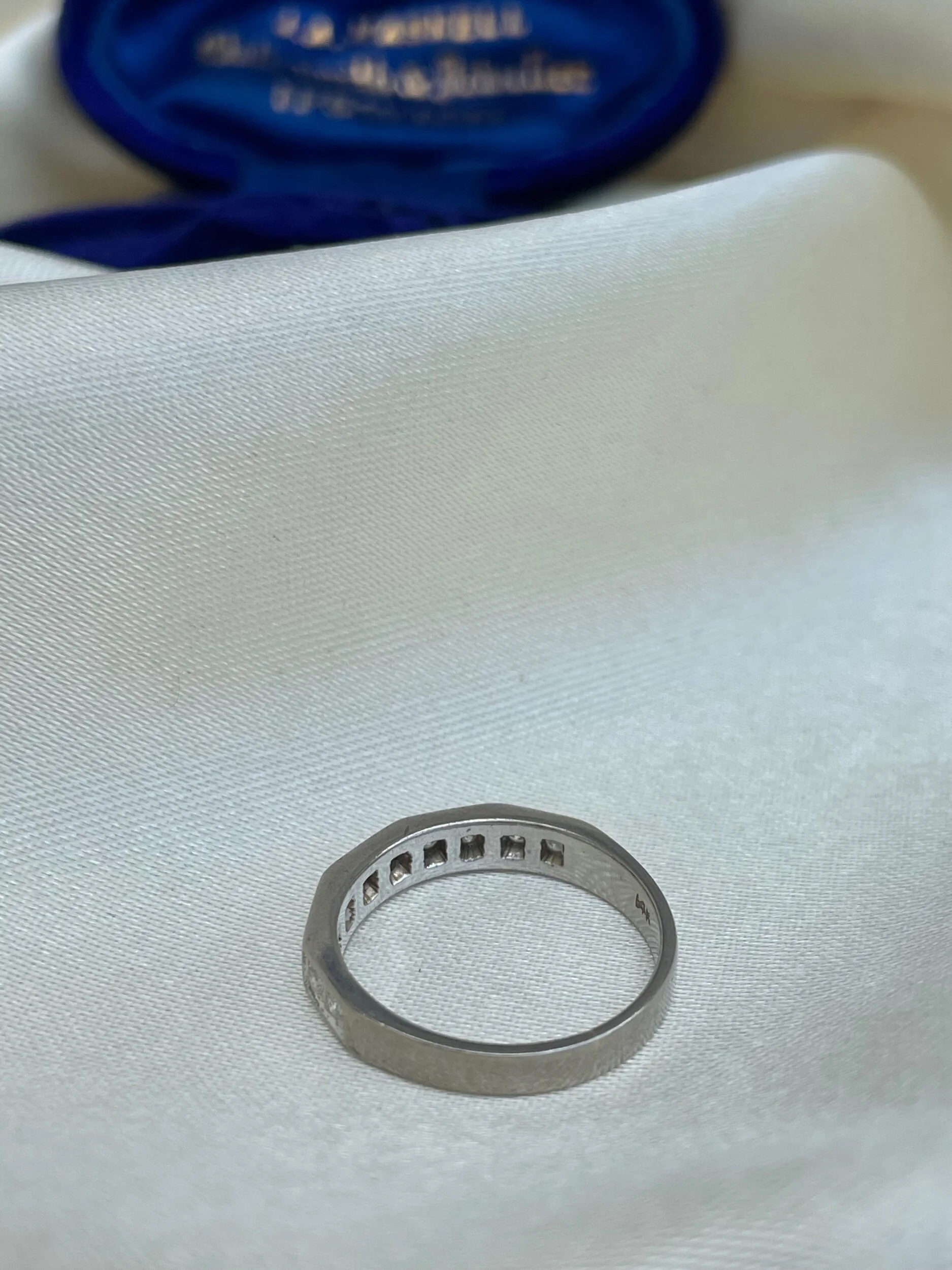 A33E0A23-890A-43FD-B804-9DEEAEF84111