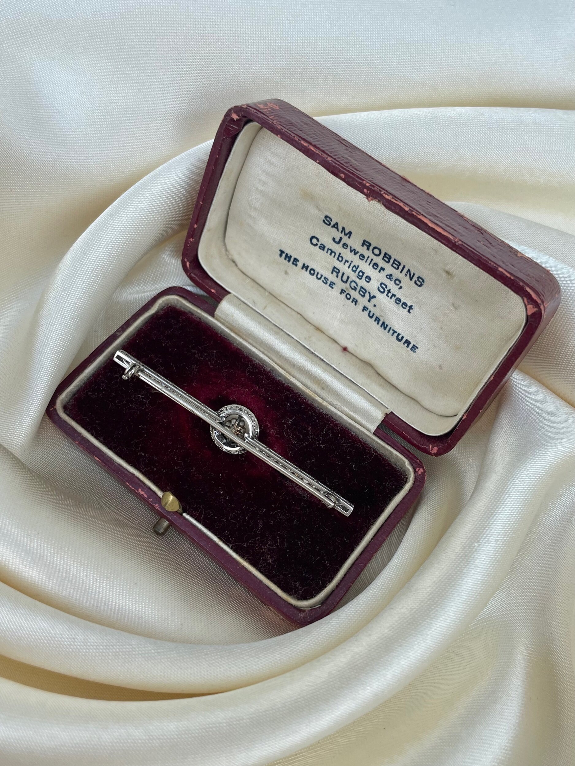 E9297679-C7C4-412A-ADB1-C5E8FB37EFAA