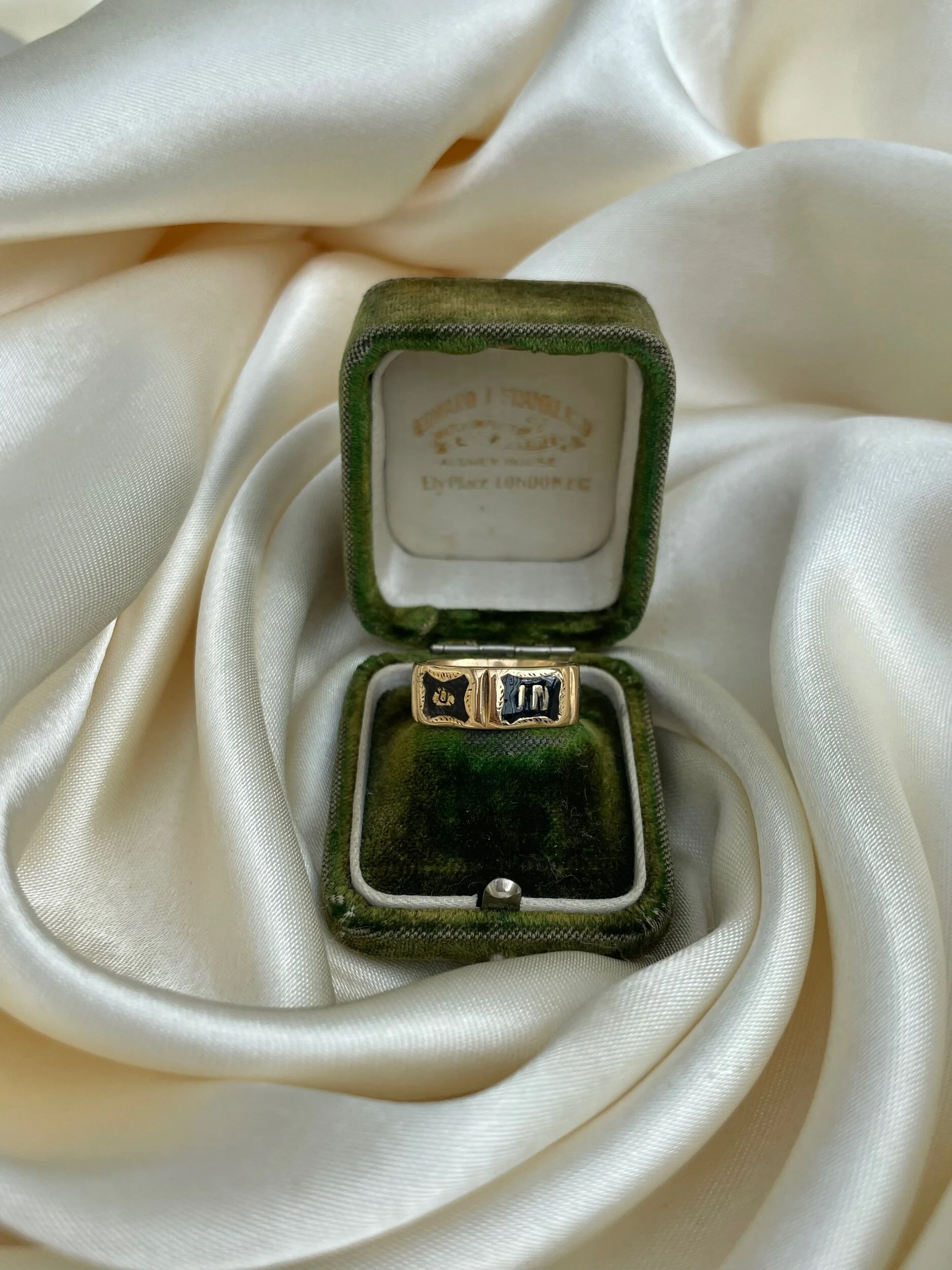 F6A7B4C5-4106-4C31-8826-5DB77CA81981