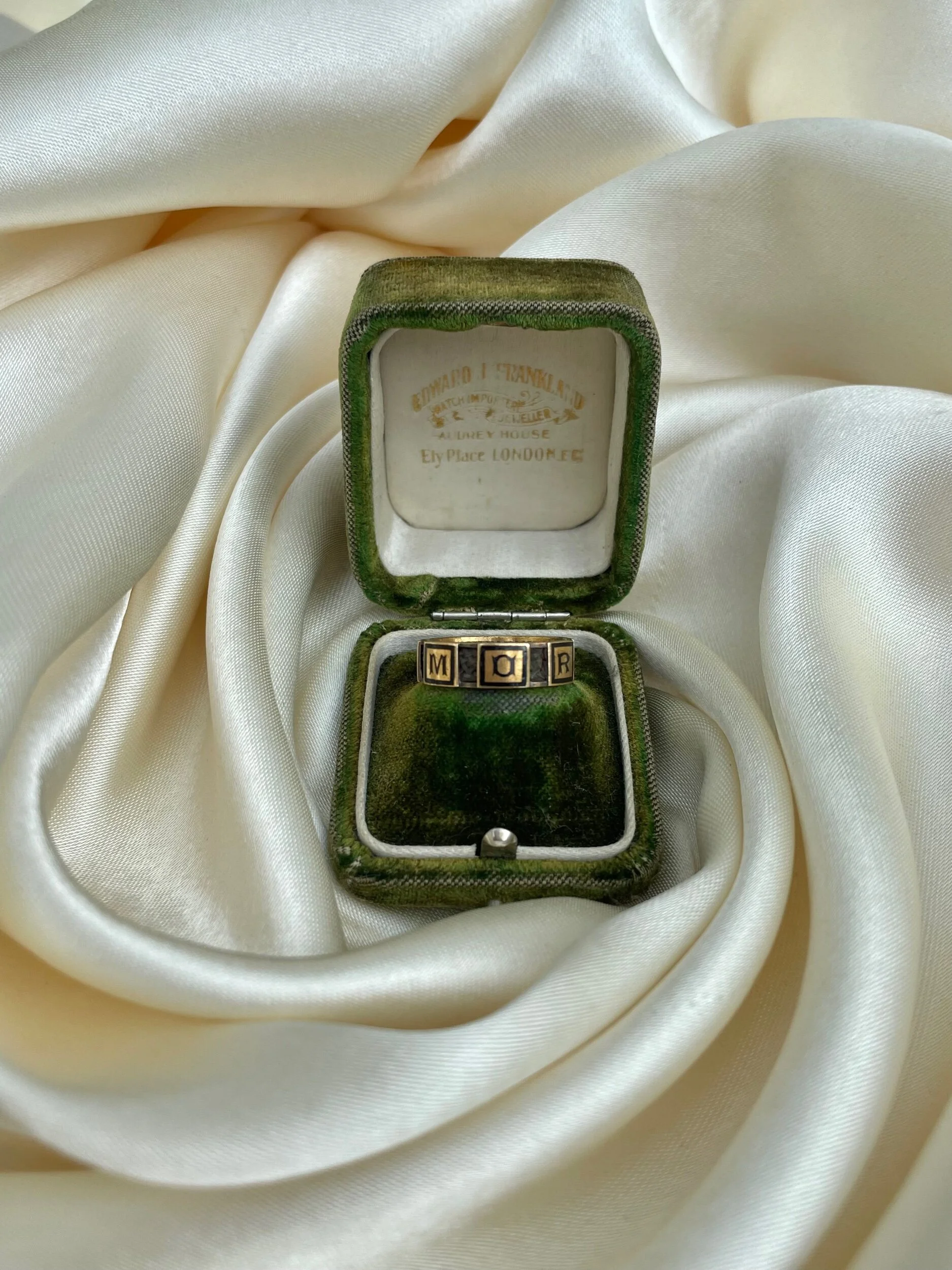 AB50B23F-6E97-498E-BB22-26BE8CCD23B5