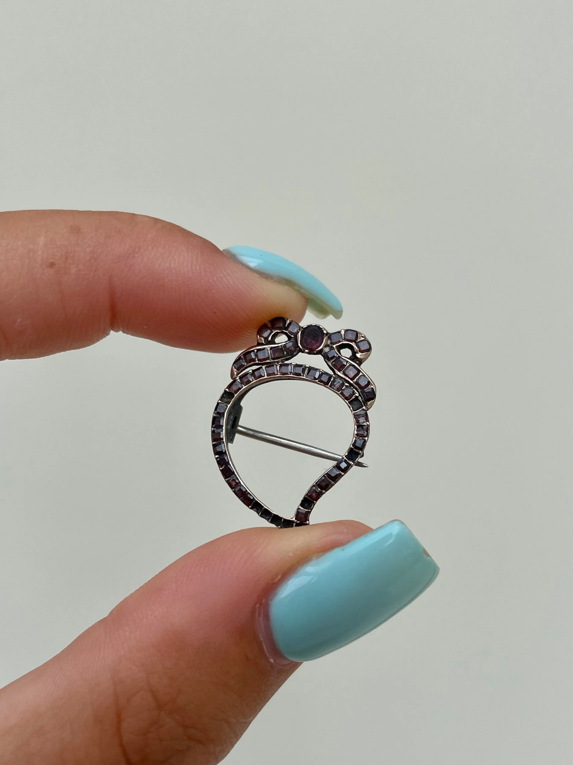 2F831408-99A5-4DC6-8CA5-65D5C6E48844