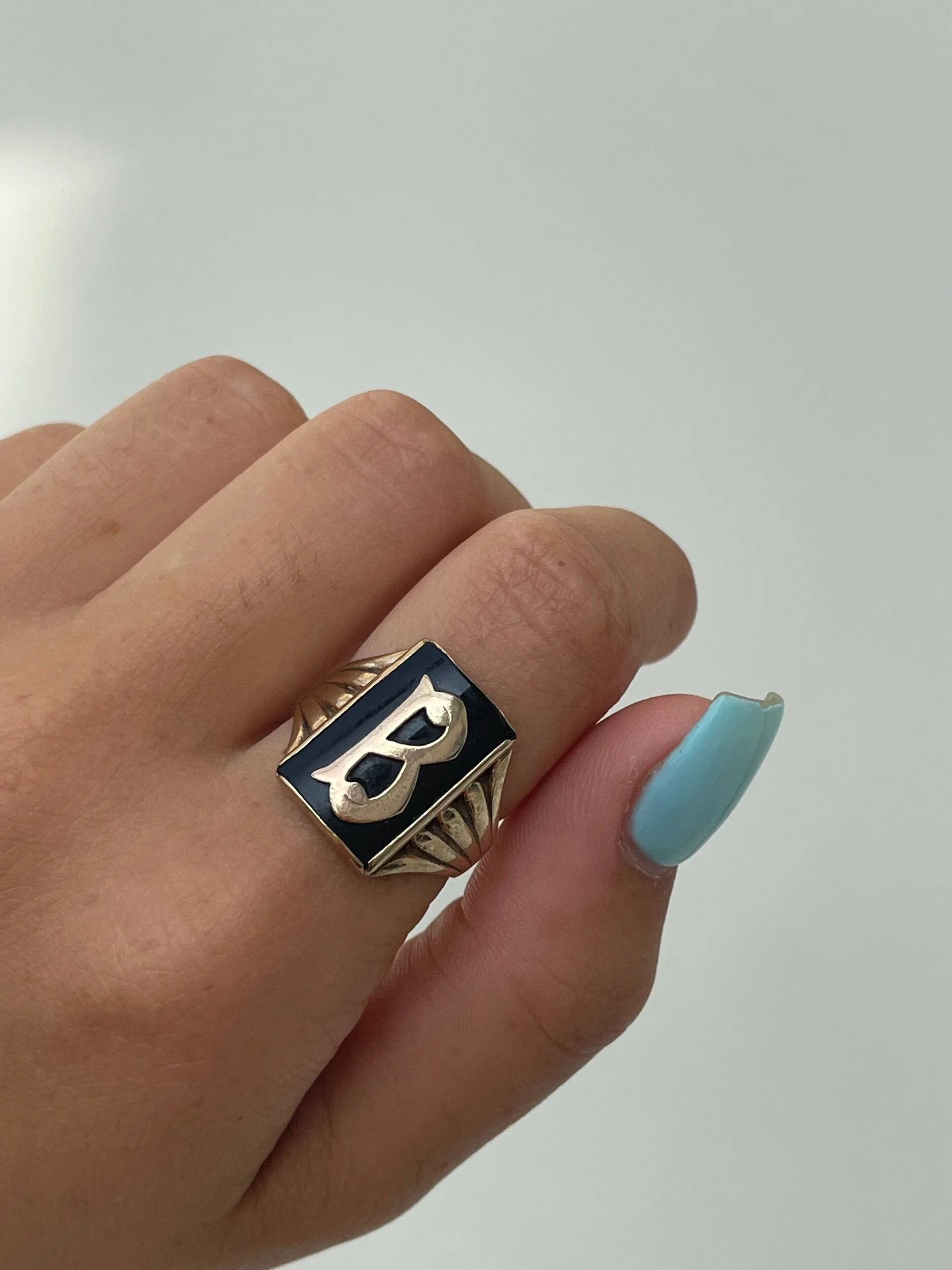 80D7C735-6A54-4B00-8870-CBCD3E0577B7