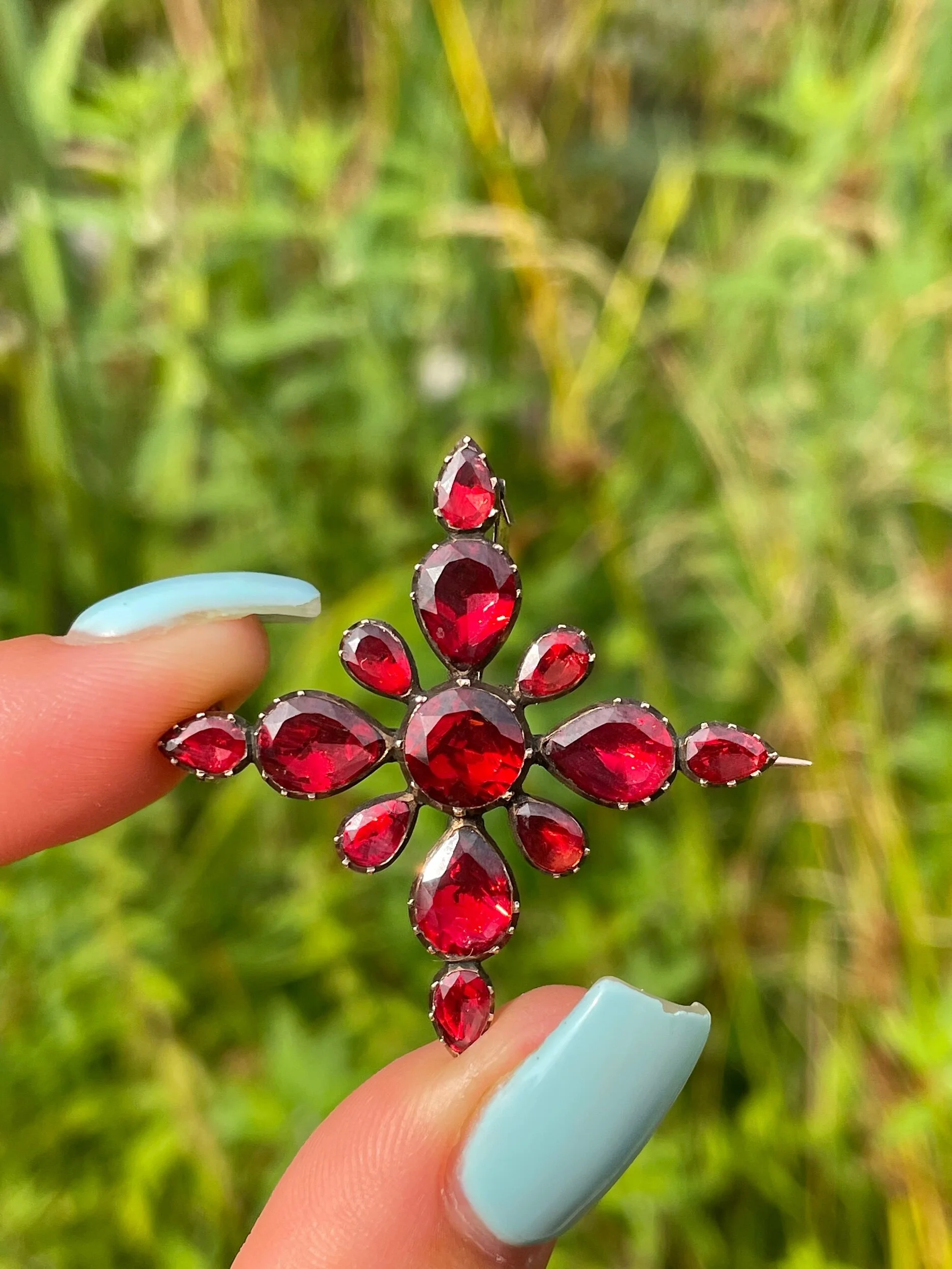 9DC8D55F-978D-4D31-A8FB-EC56540FF068