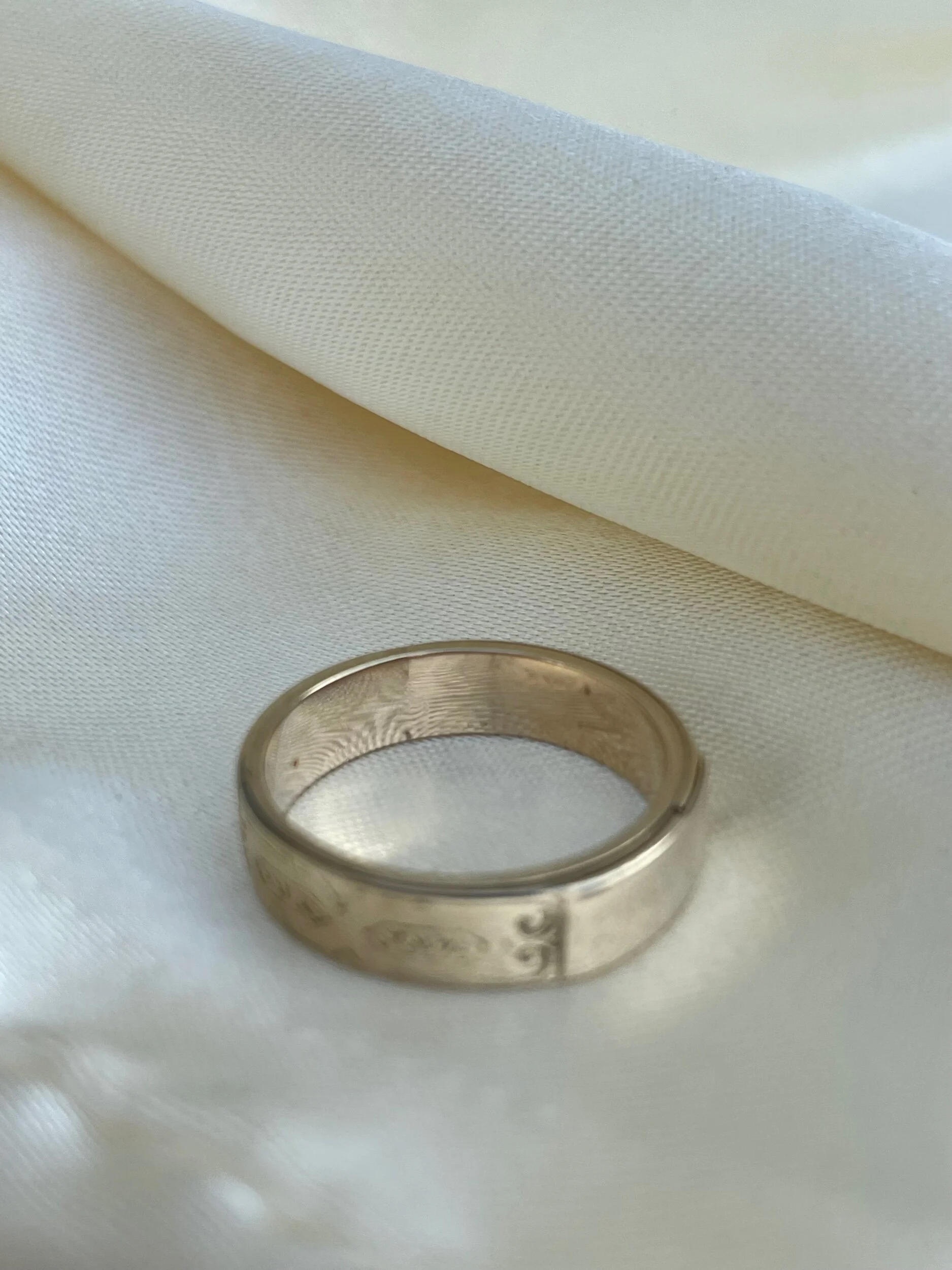 4E52087D-8F50-4466-BCB7-DC25EE0810EC