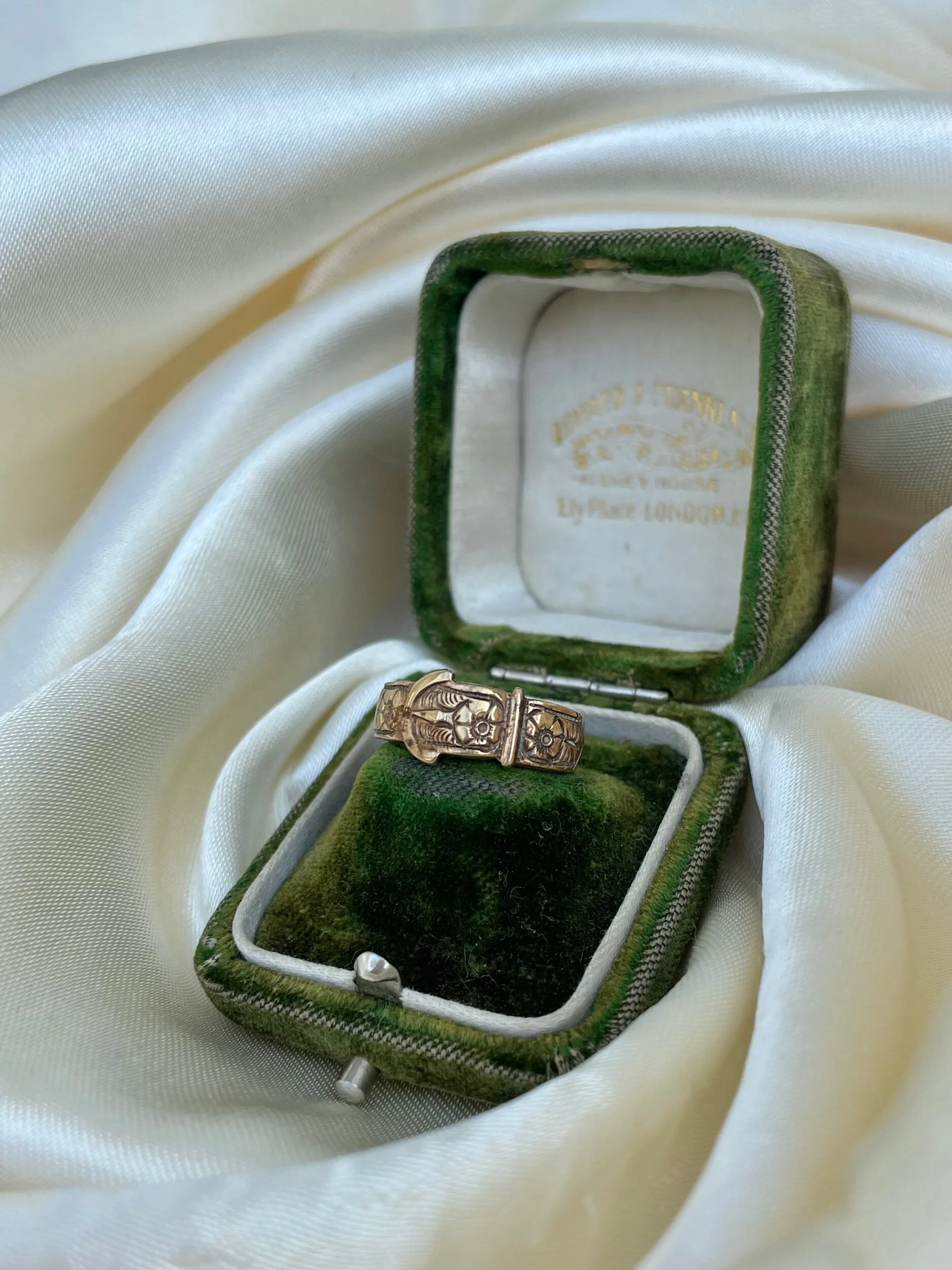 EDD5DAFF-5F07-447E-9474-2E02C2AE7FA1