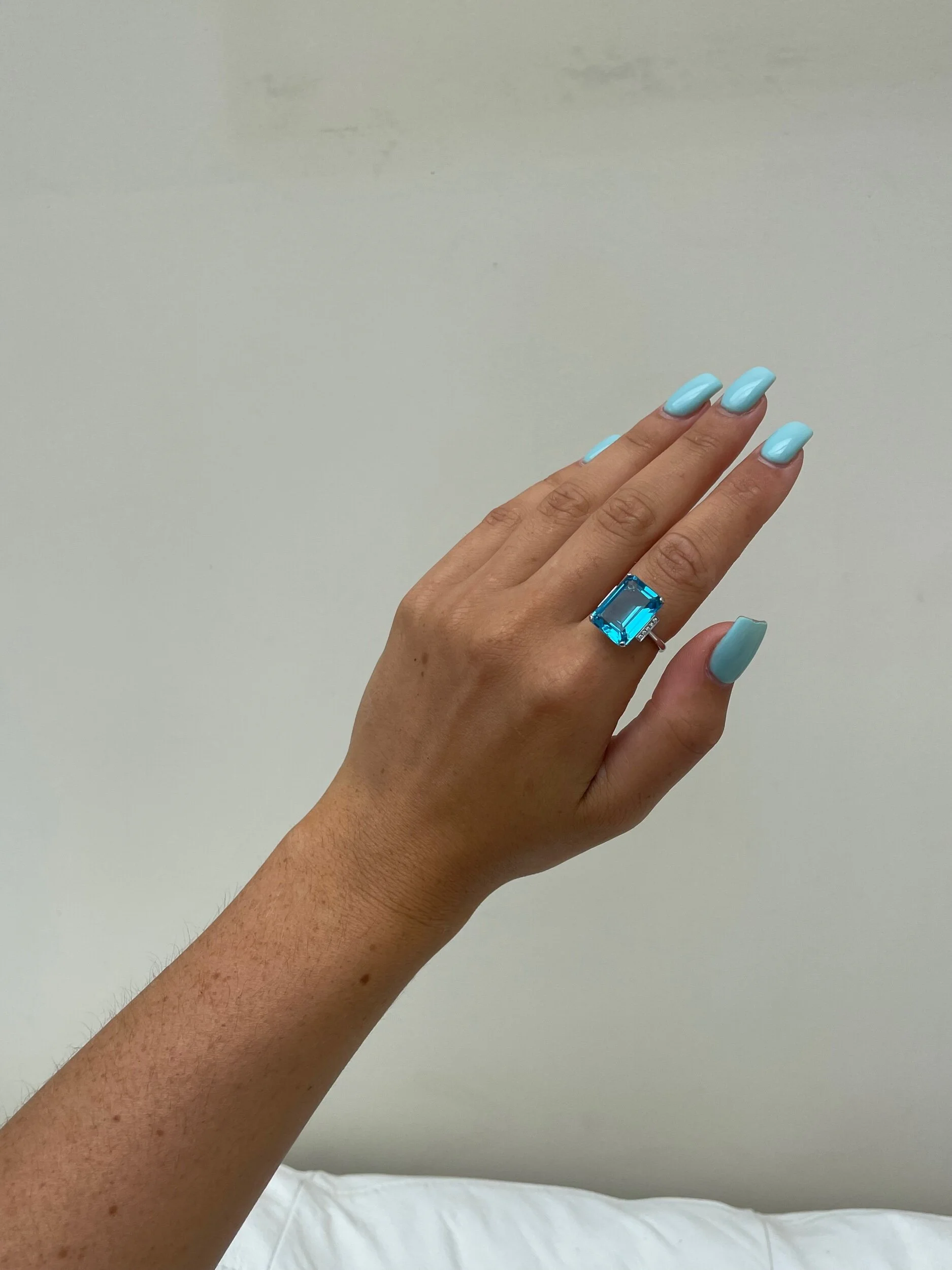 229C25CD-408F-4418-B392-1518591811BD