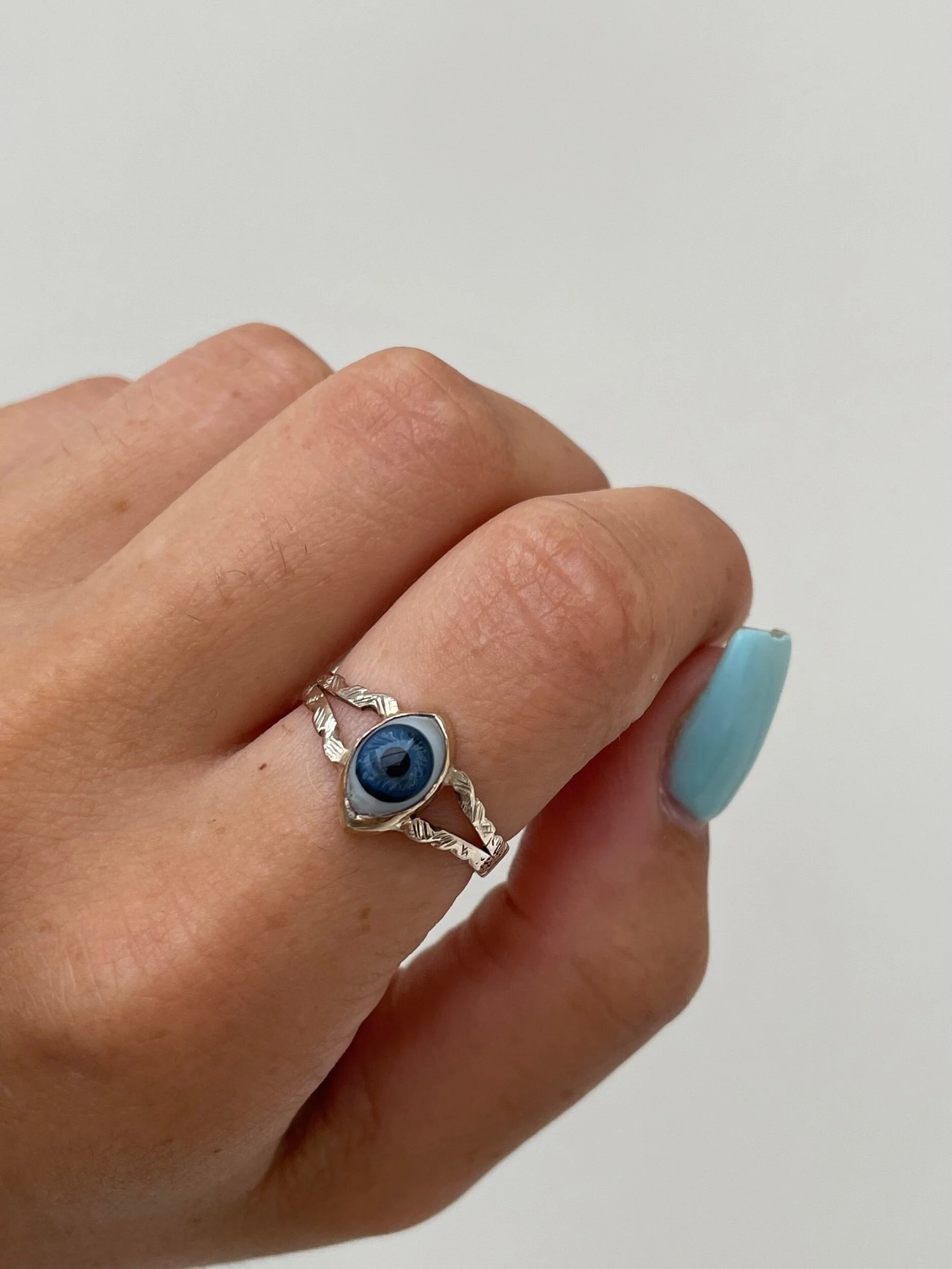 B8C1C2C6-9ED0-43A2-98CA-A4FE32AF0383