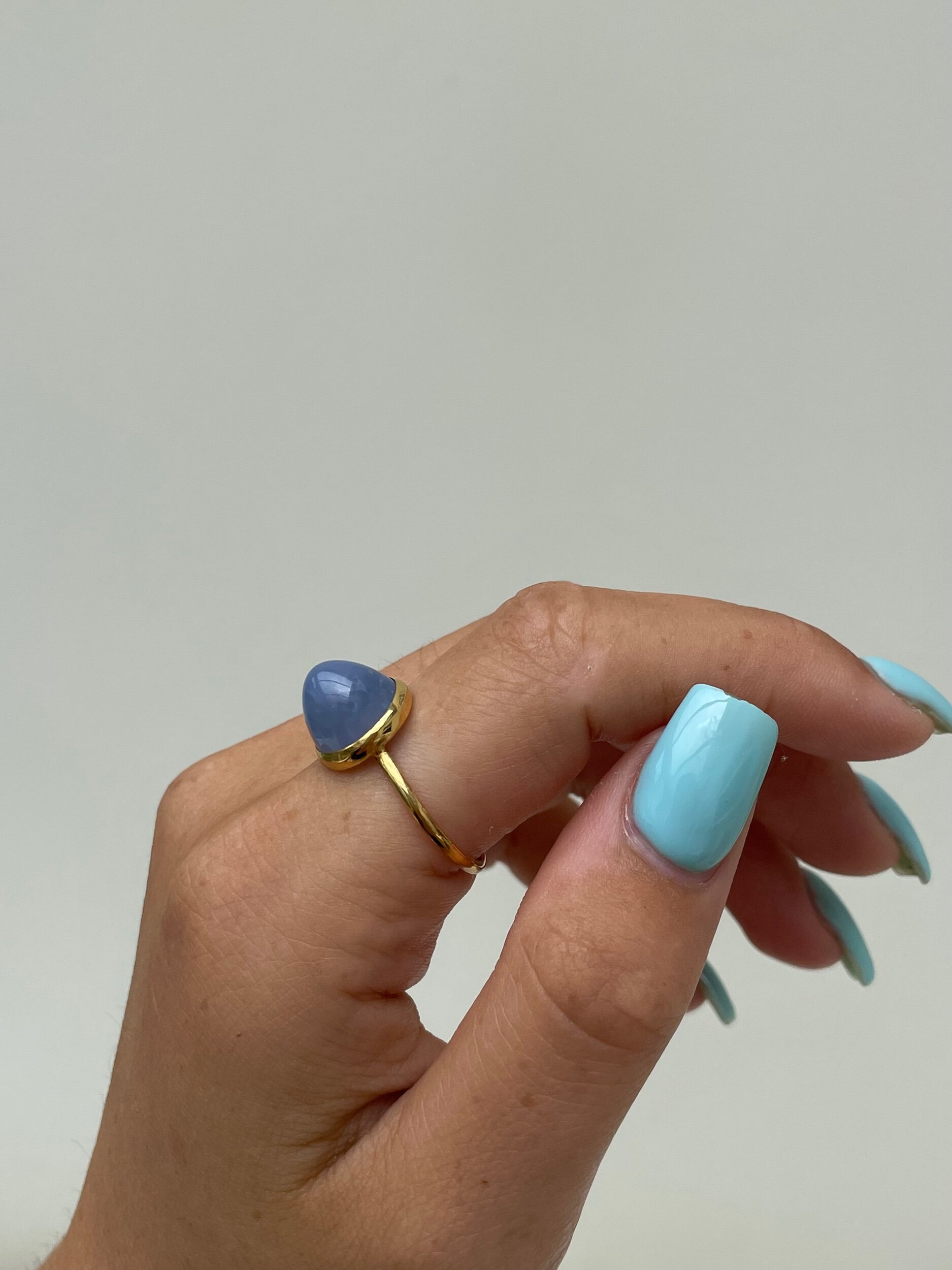 BE502FB2-3BB9-4DFB-918D-7924F694A545