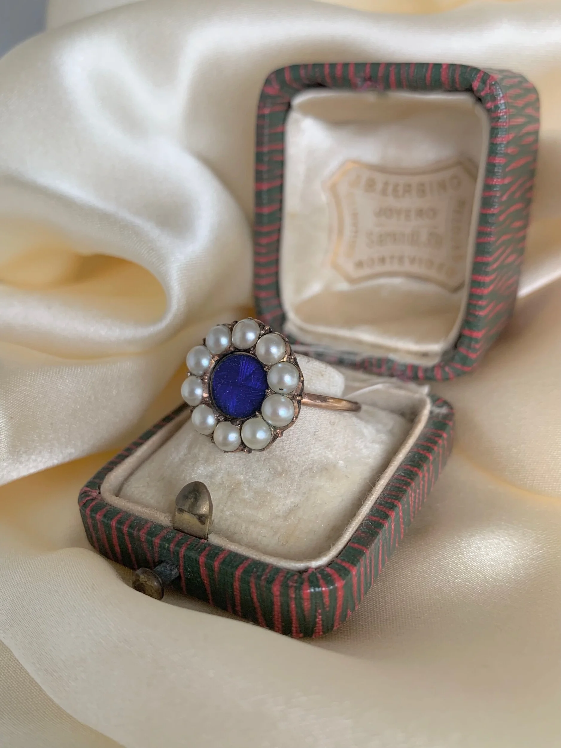 27946E07-0091-4102-BD8E-B232C6A2B7F6