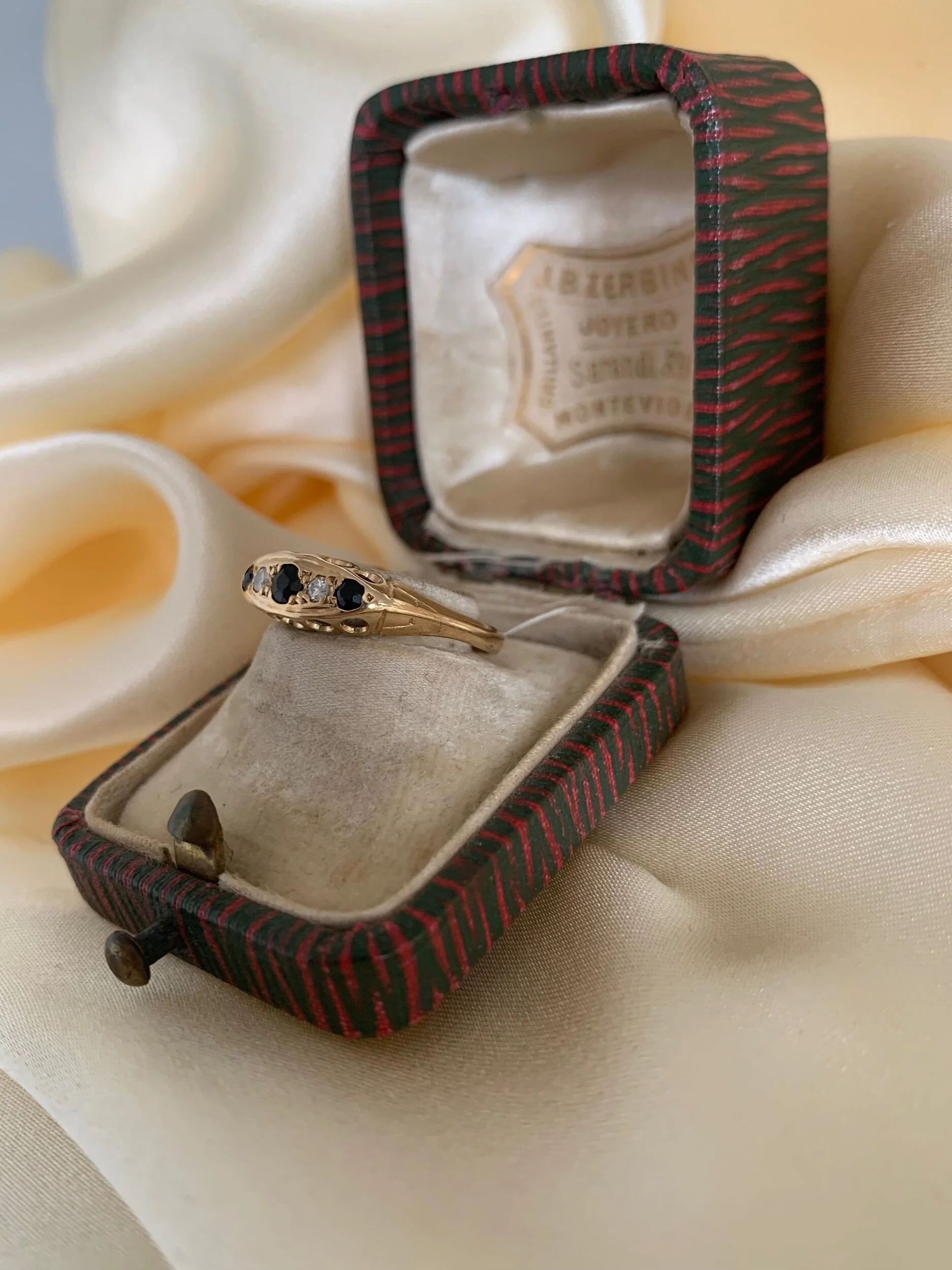 3A64A042-FB4F-4D85-85B1-AF401ECDD8B4