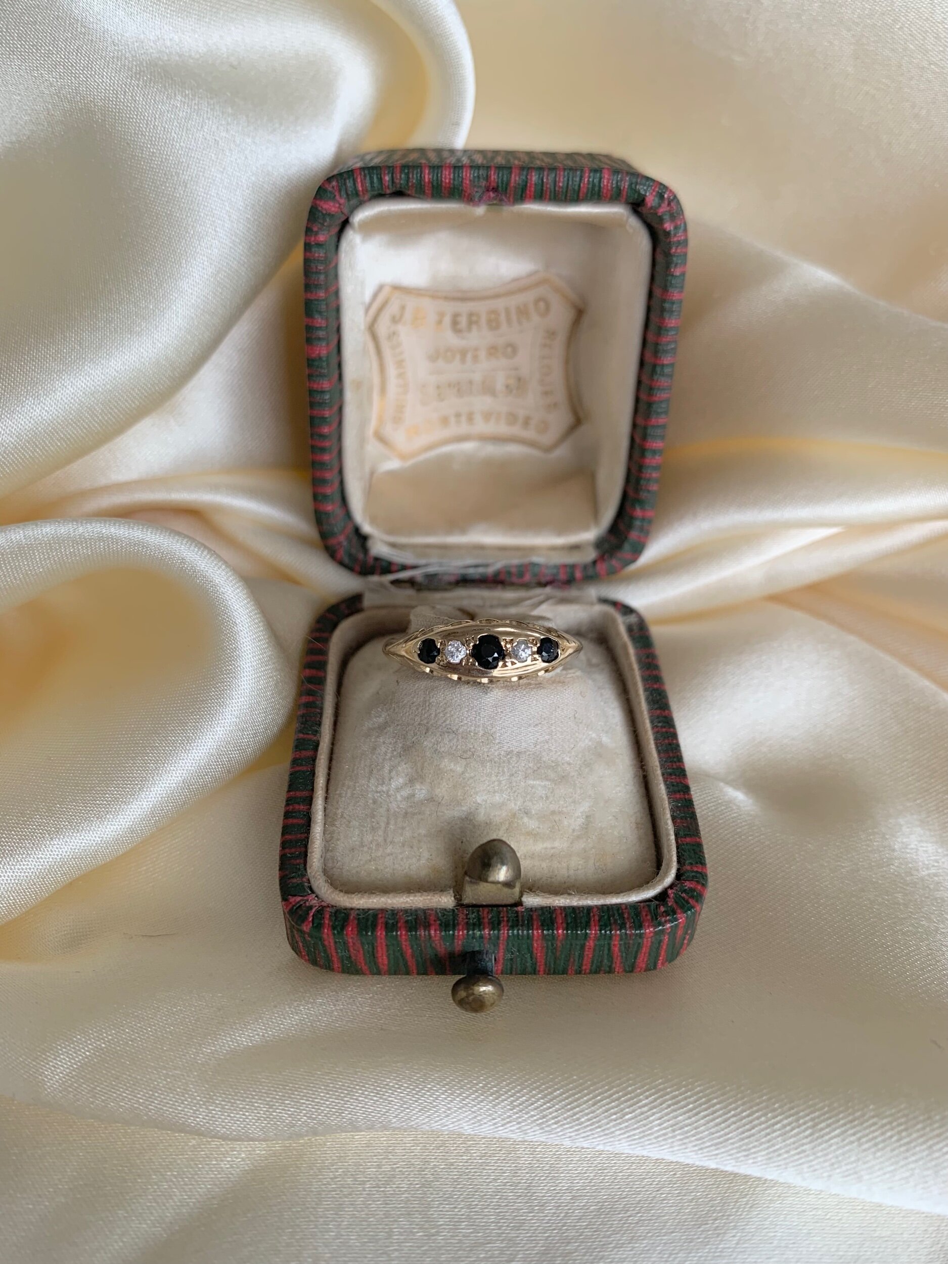 5C4EF05C-9682-472B-A16B-B57E0C2C47F8