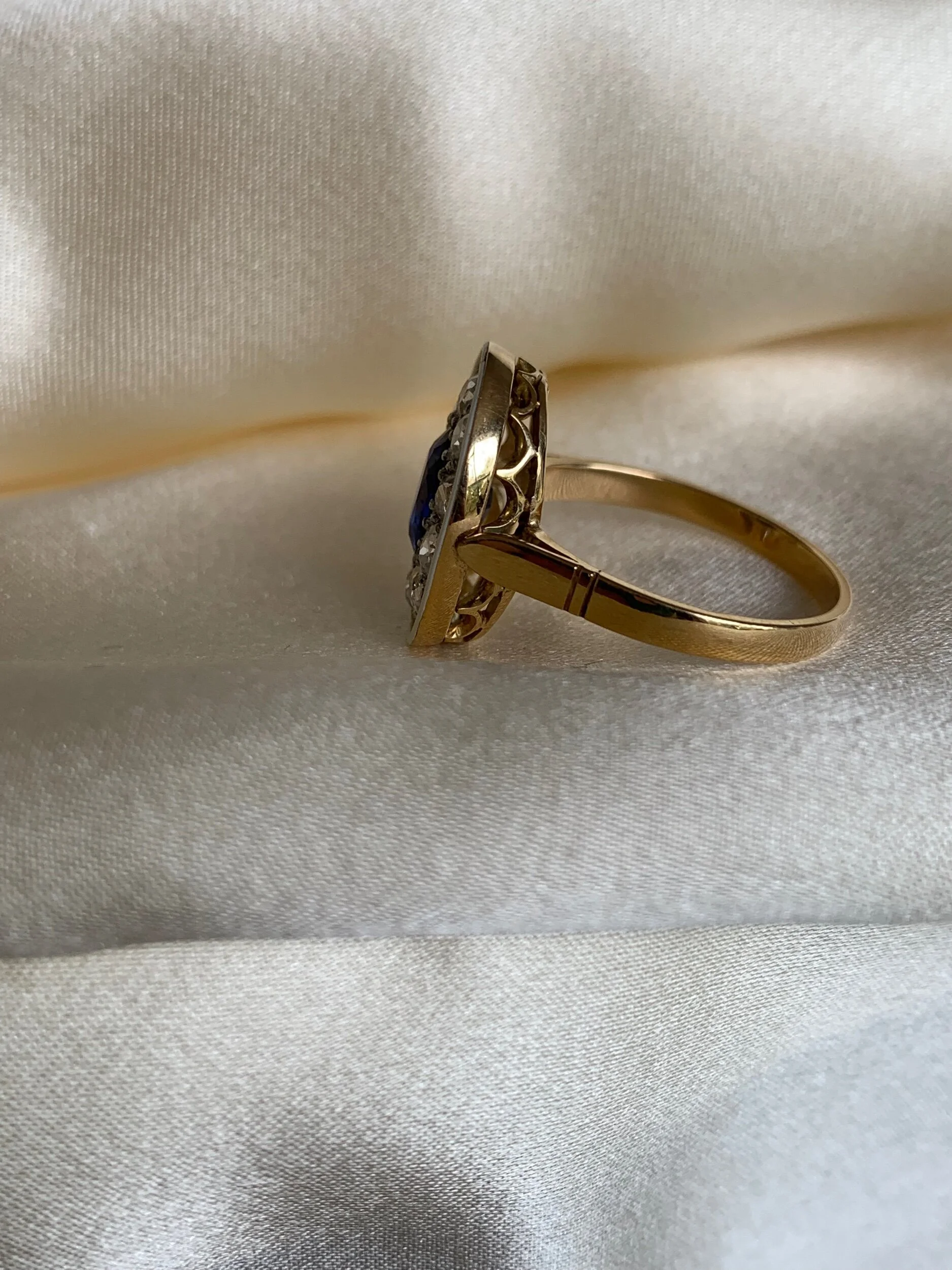 C1B3FC3E-CA6B-4CFD-8ADF-F40047FF3D3C