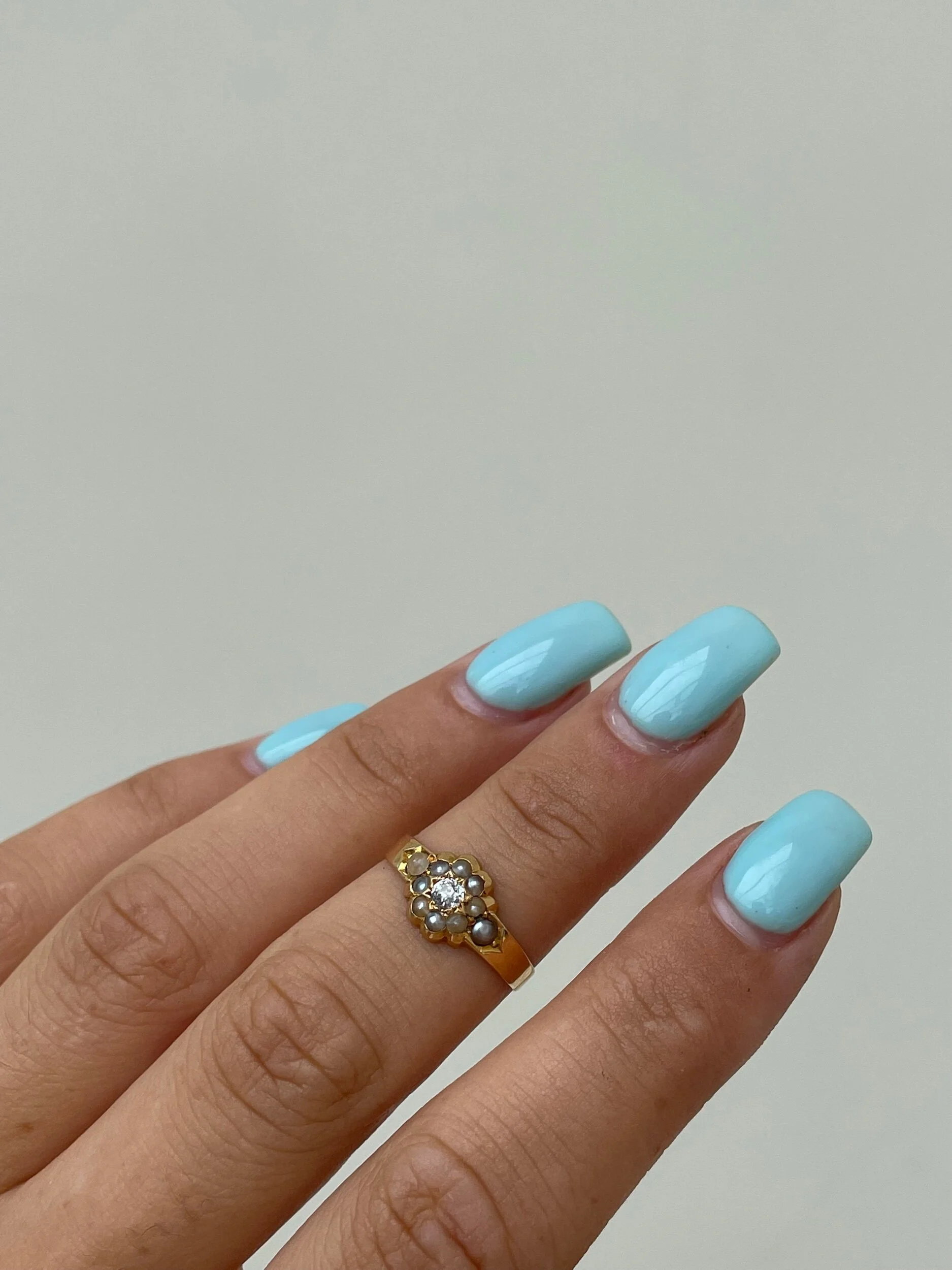 18D086DF-9937-4A86-96F7-537DE2C6176A