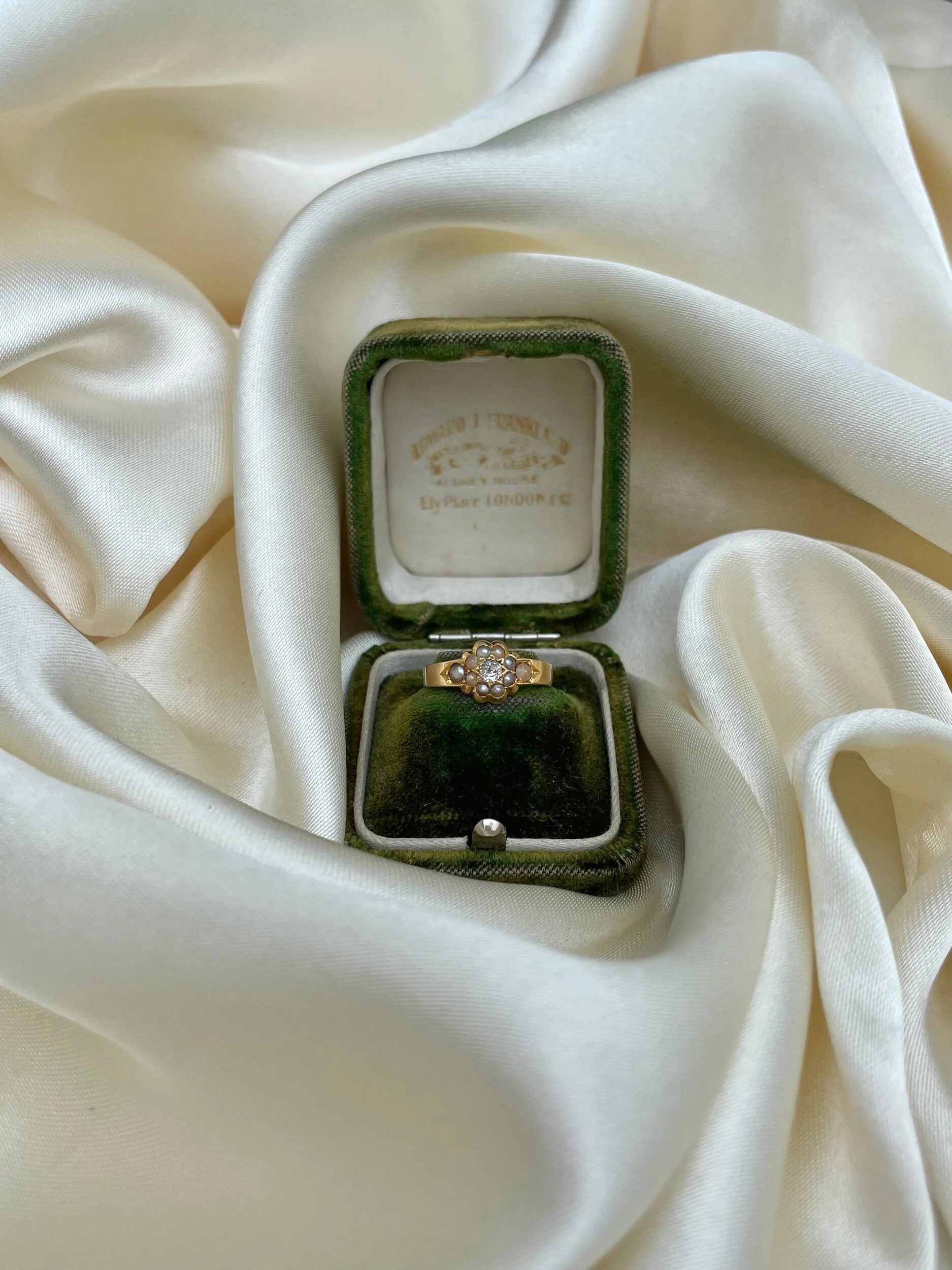 9869C2CA-1D72-41C0-B3C8-FB2E941CEF74