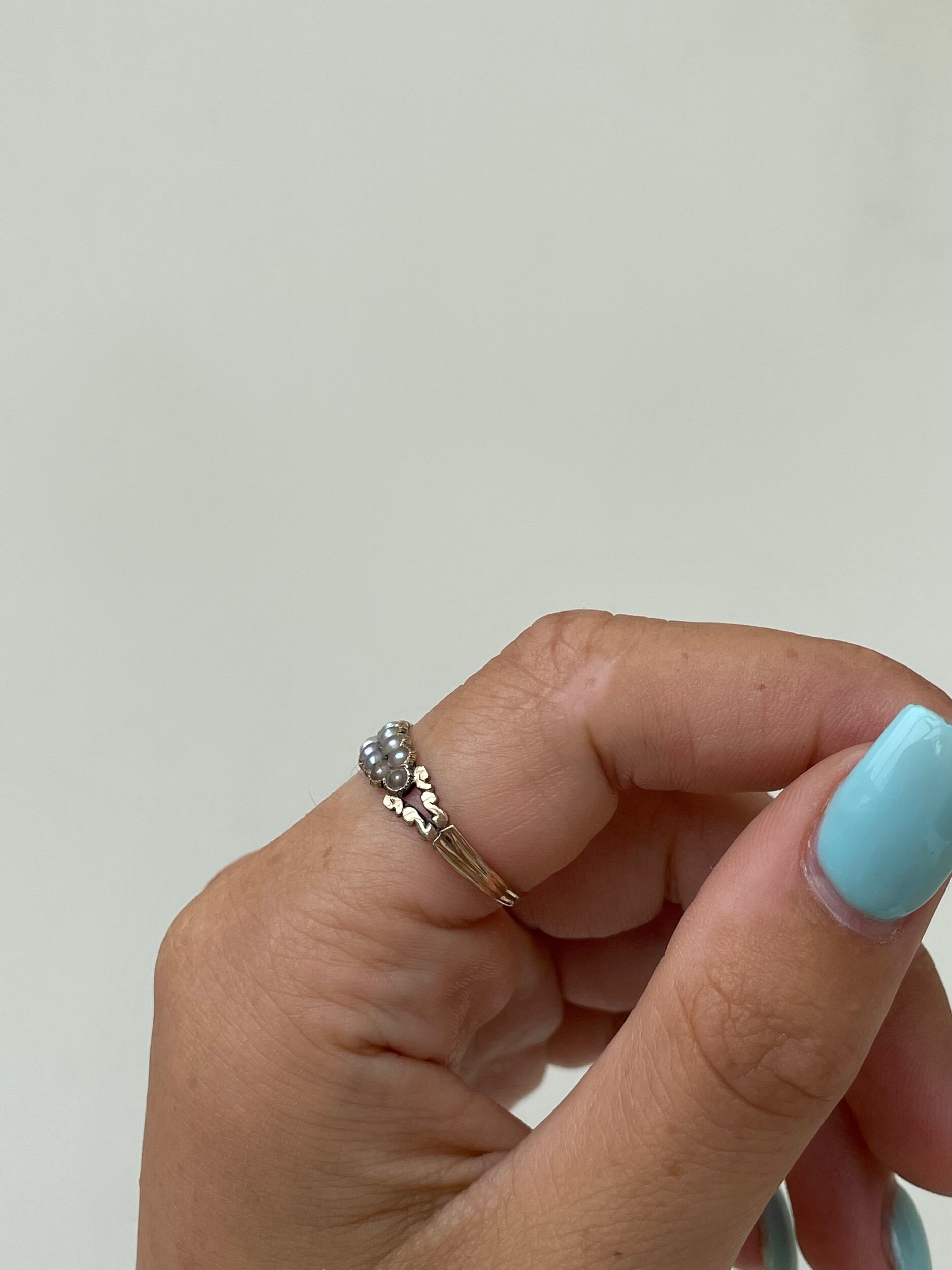 1A6EF519-2C98-4E6B-B633-7A49A23AD3F9