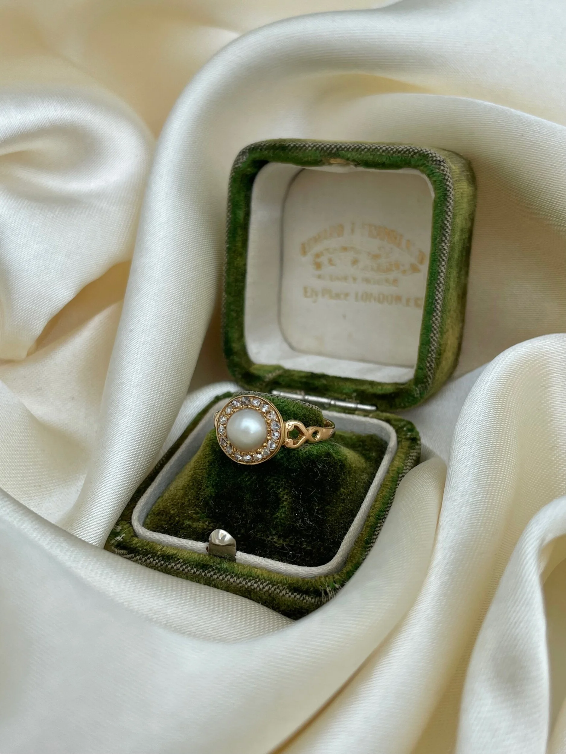 66EFF9AD-9B45-4239-8B4B-B7666A415D0C