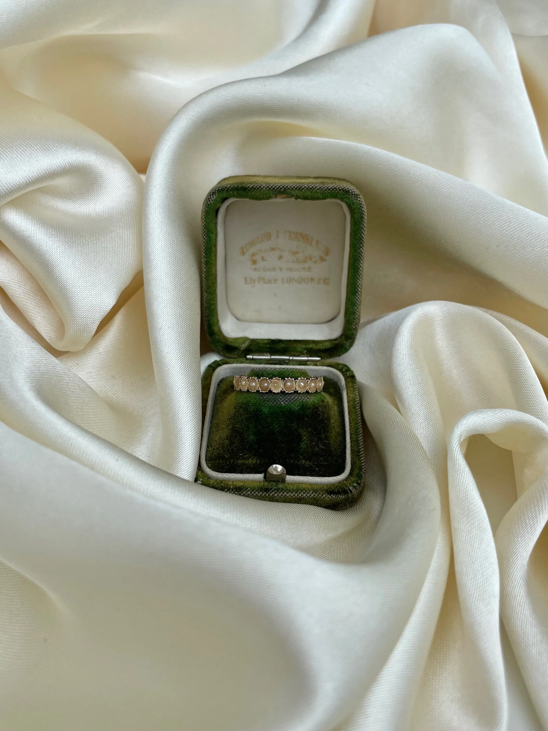 CEE84C27-6F19-49A4-946F-DE4C65B10E57