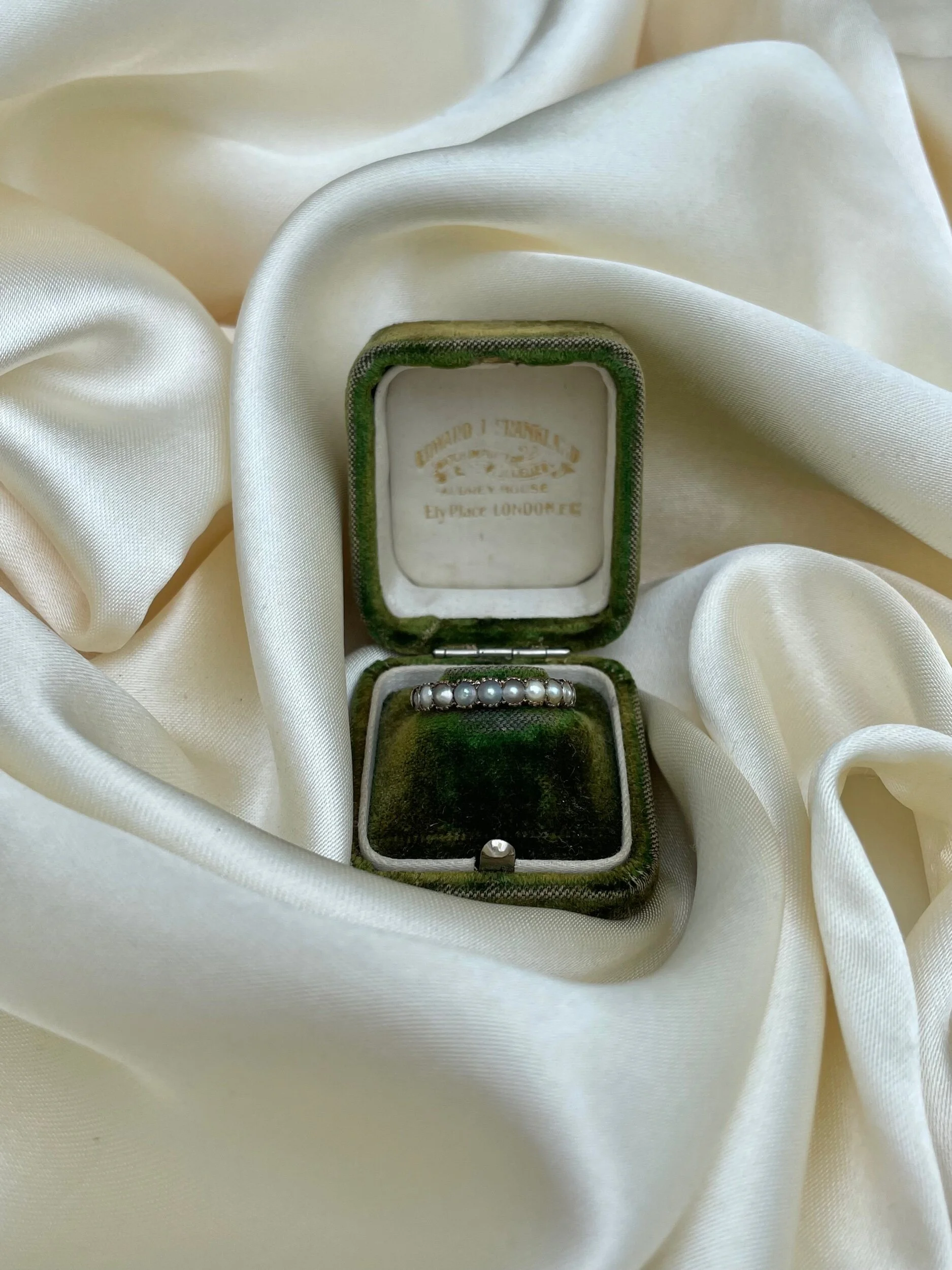 844C090E-8A77-4E31-9079-A25A6A6F83F0