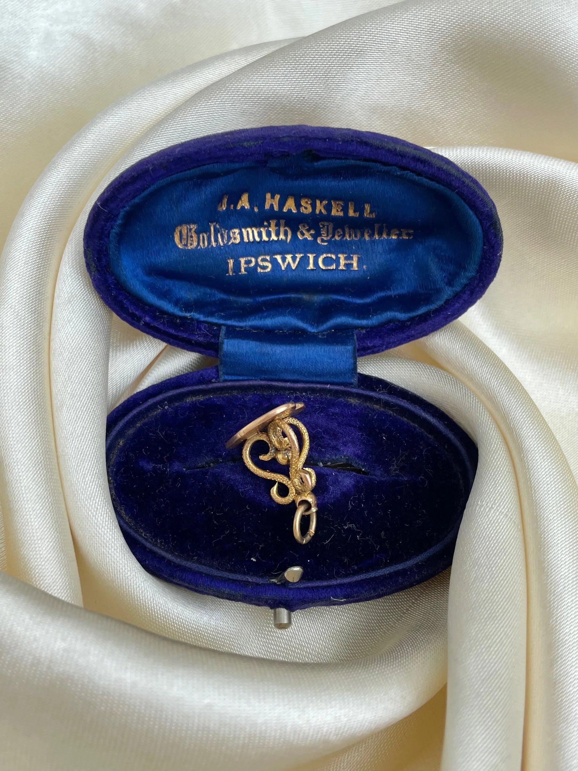 1769E9E4-0FBC-41FC-80E8-1A4F9903D206