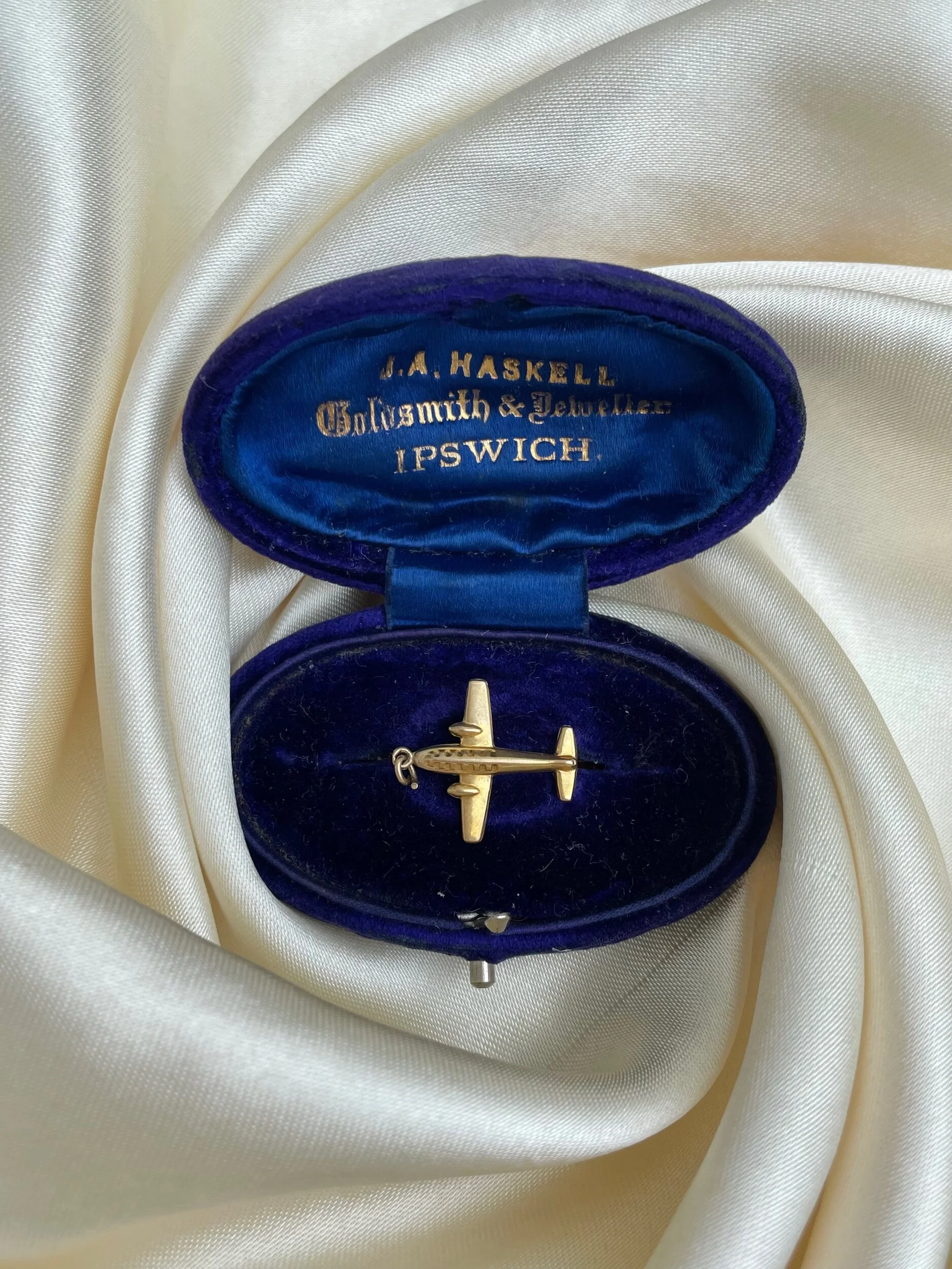 40B10F90-F199-4EEF-96B2-939AC5D010D8