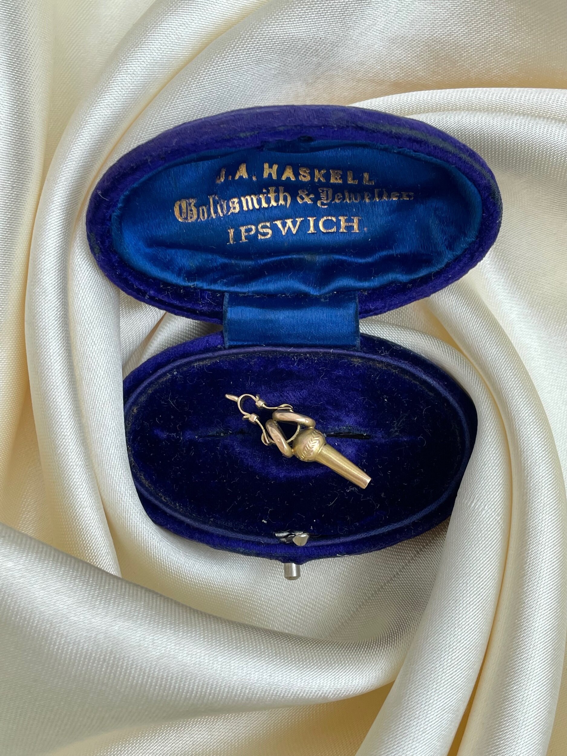 FAEA541E-ED69-454B-B7EE-D9EE6D8C6625