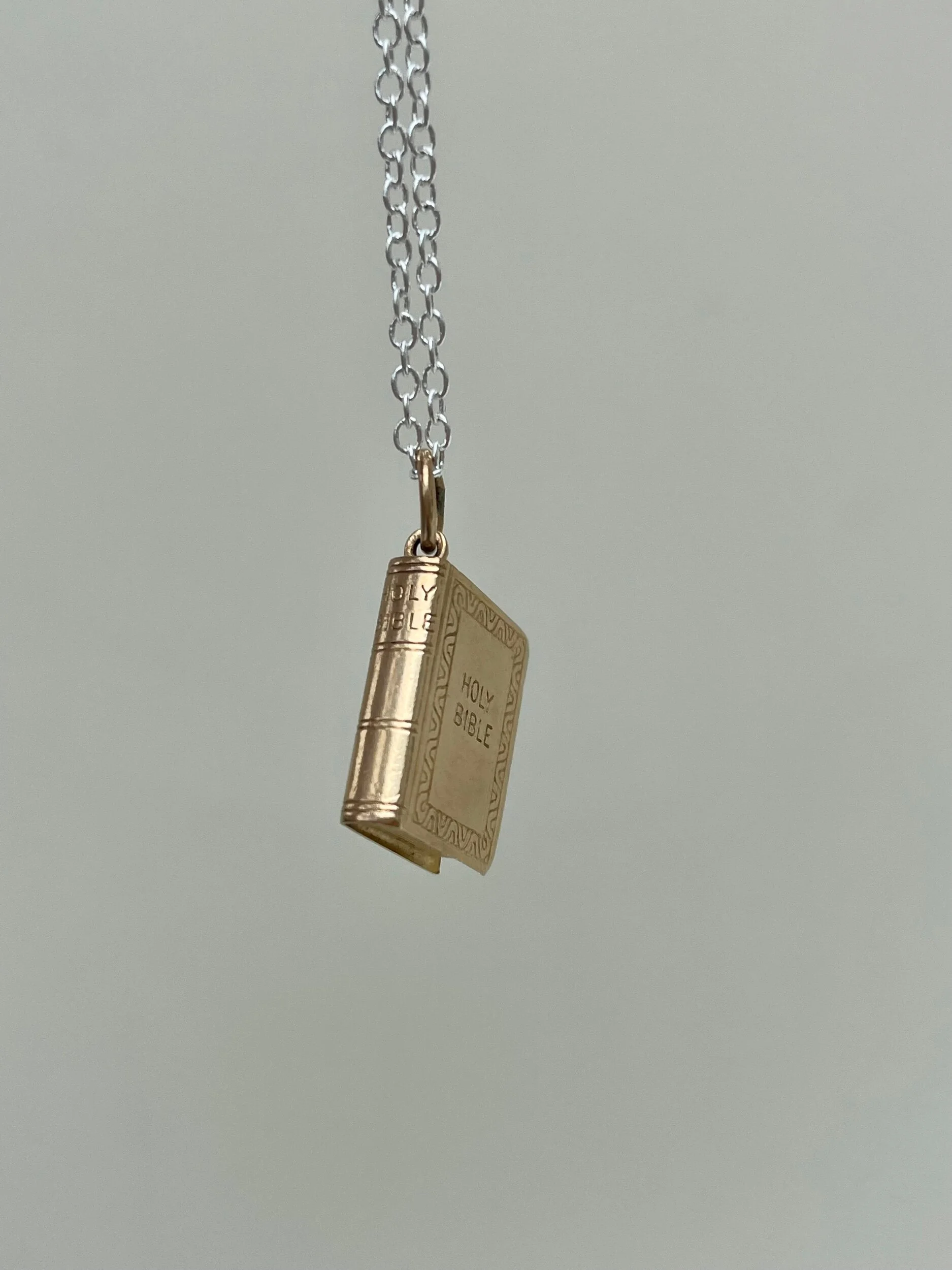 DBDA044B-E952-4B41-BAE1-4860E730C884